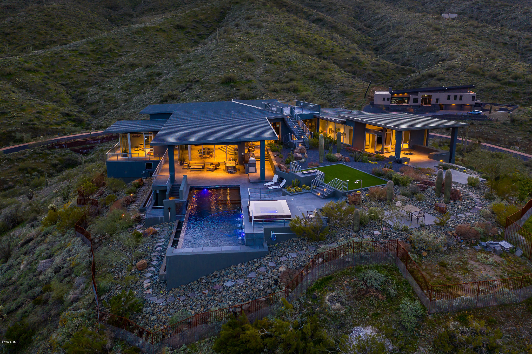 EAGLES NEST - Residential