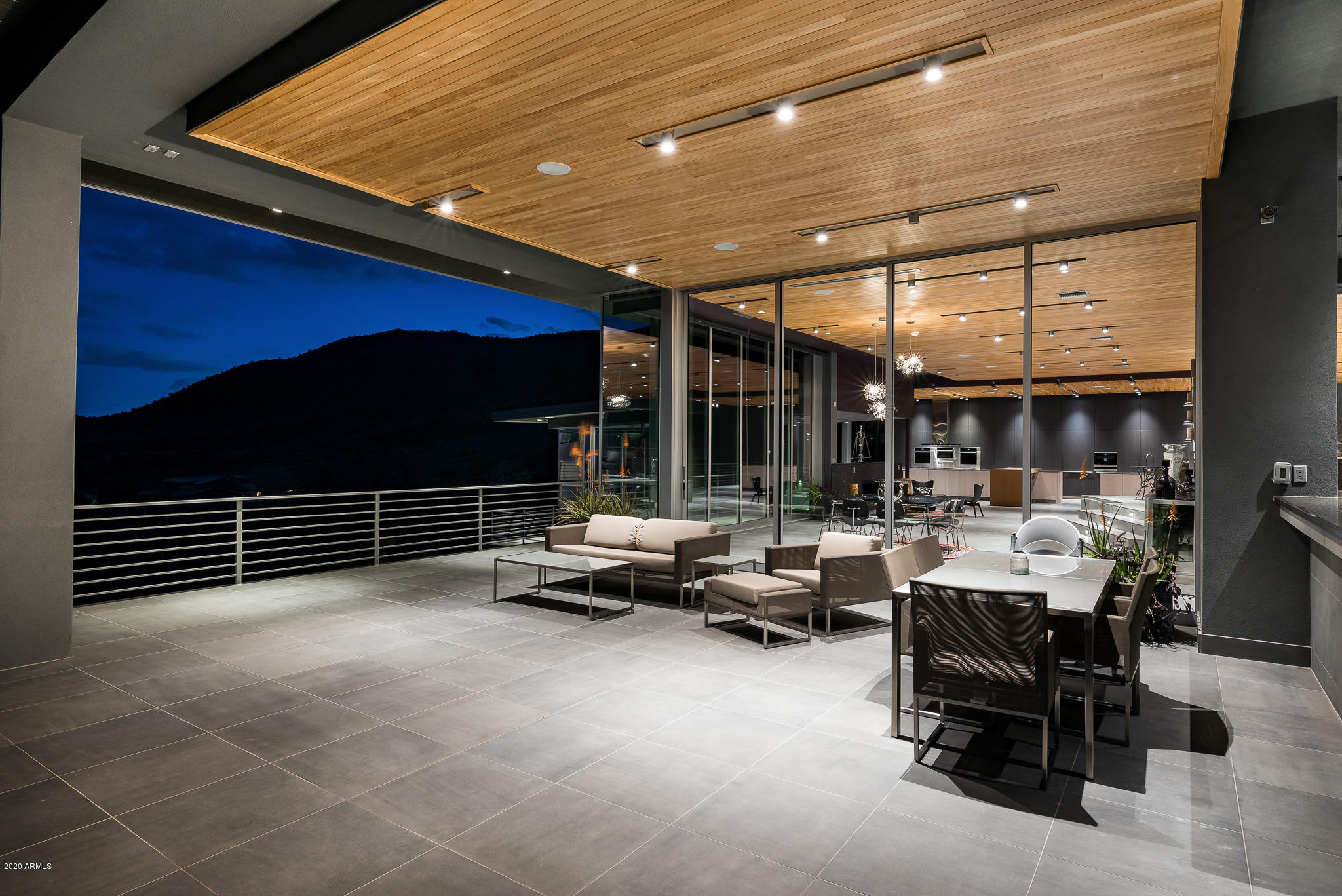 EAGLES NEST - Residential