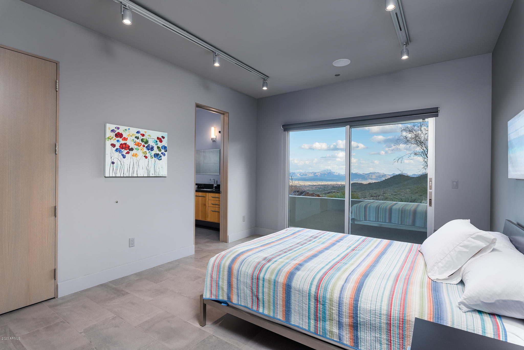 EAGLES NEST - Residential