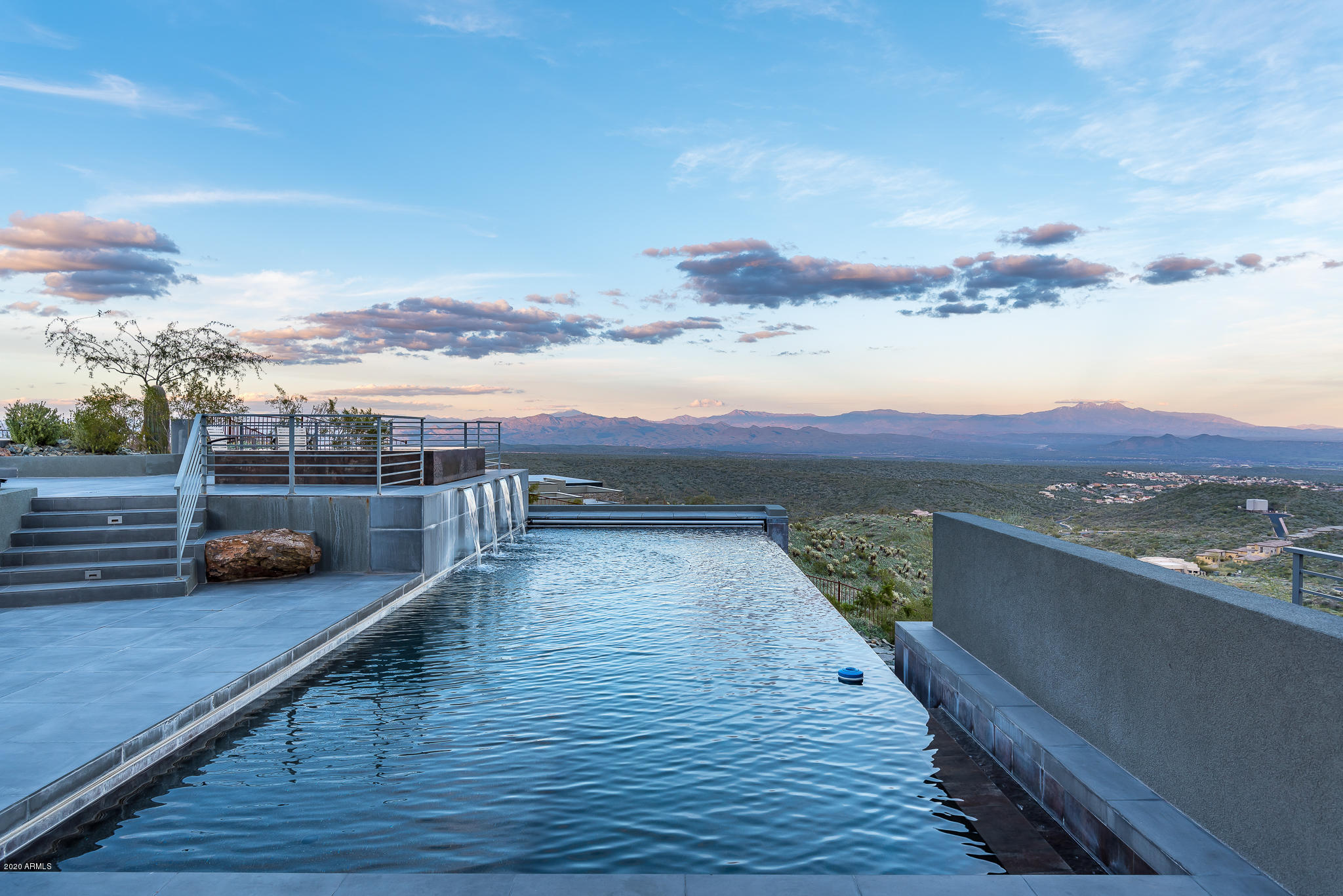 EAGLES NEST - Residential