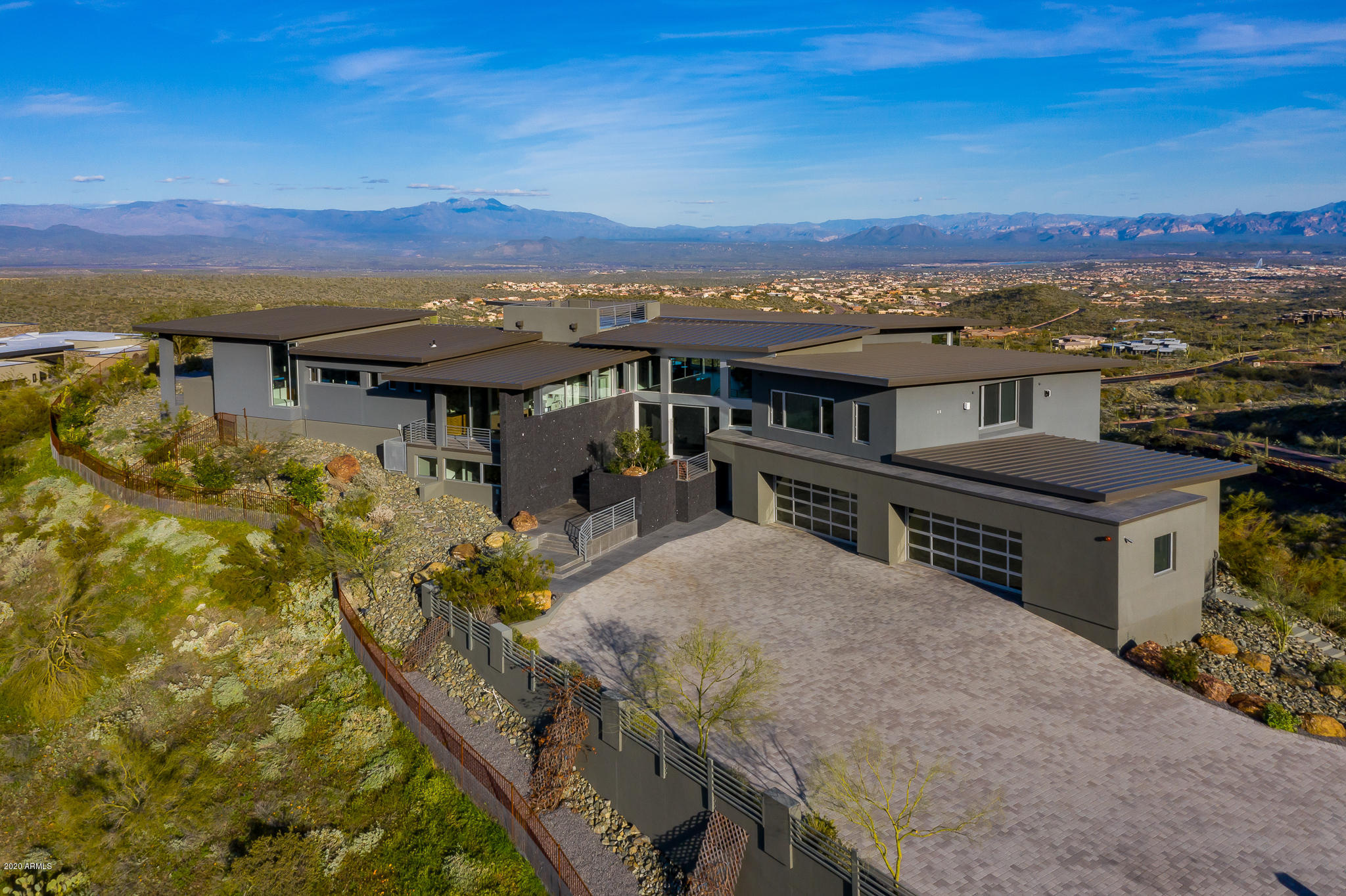 EAGLES NEST - Residential