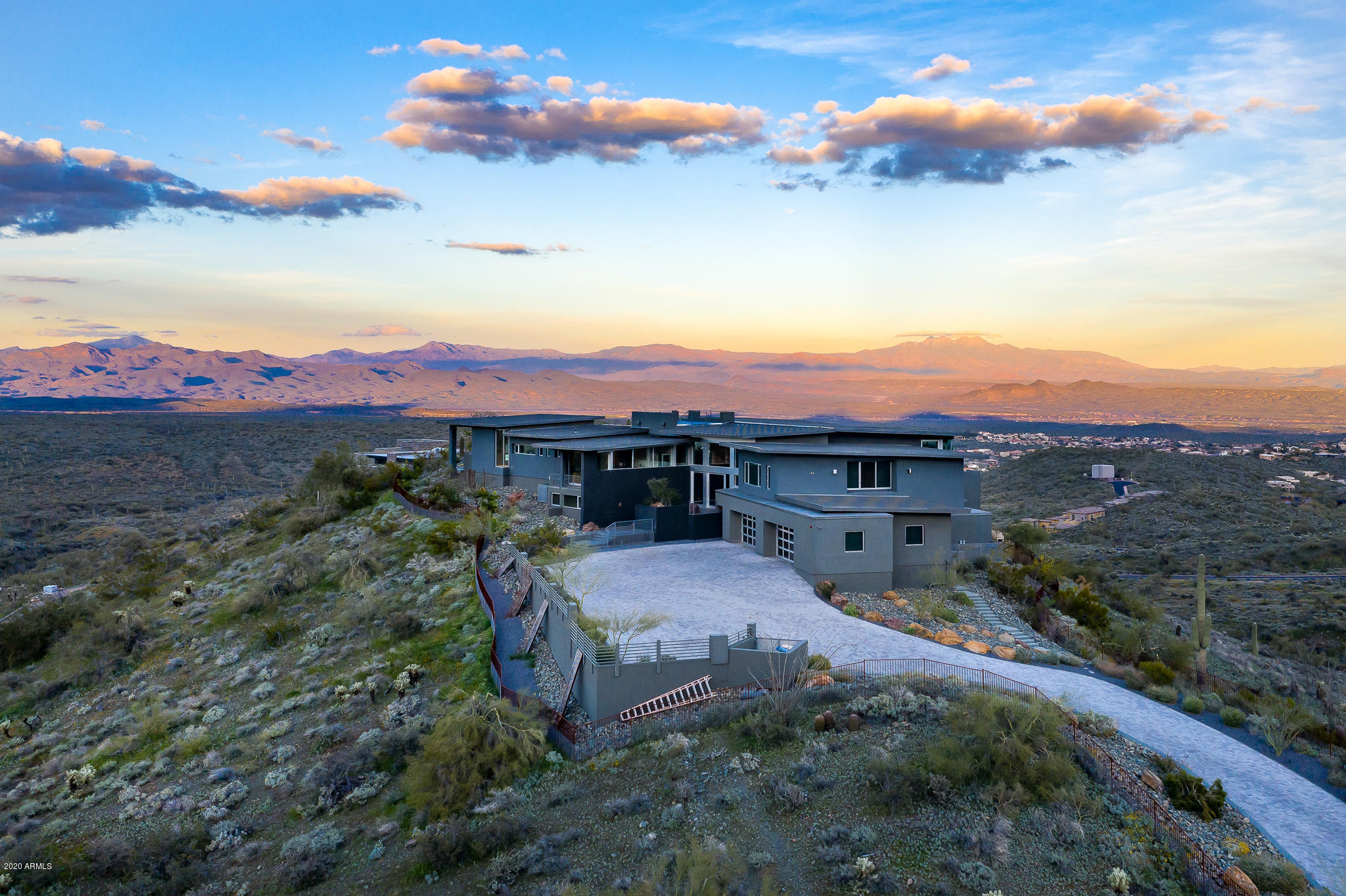 EAGLES NEST - Residential
