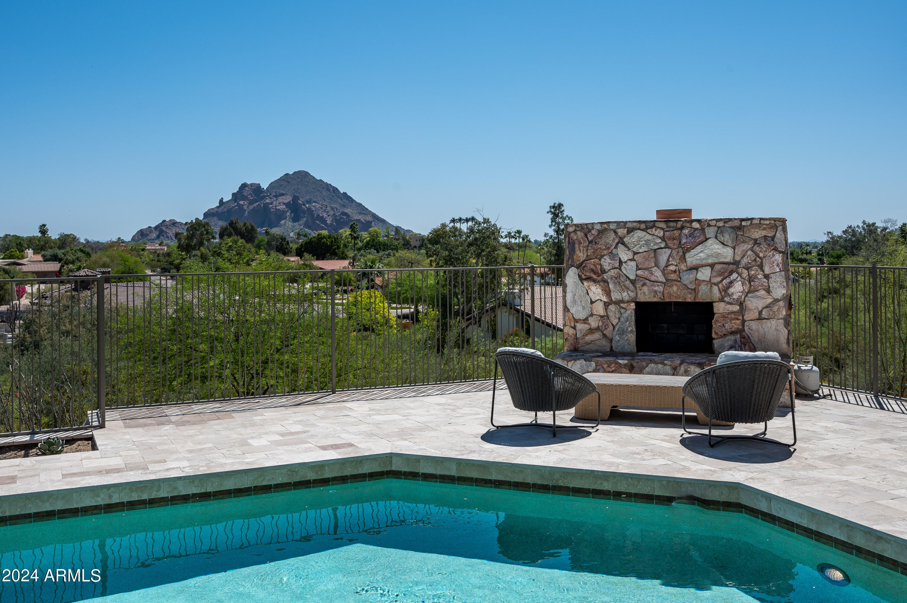 LA COLINA - Residential