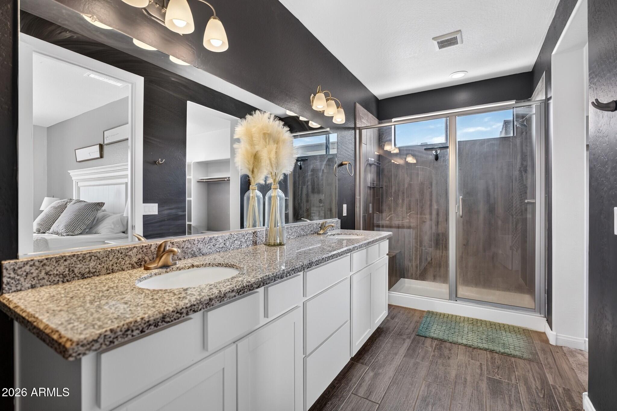 DOVE VALLEY - Residential