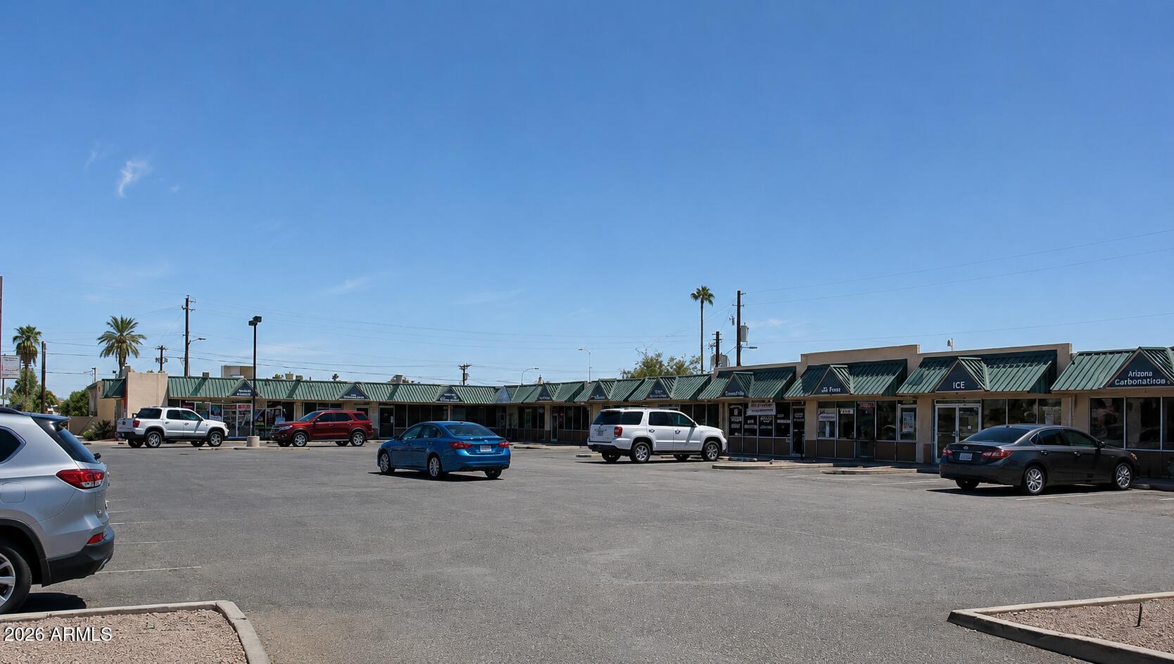 This is a rare opportunity to lease retail suites at Desert Plaza. The plaza serves the dense Glendale submarket. Located at 43rd
Avenue and Missouri, the site is centrally located with premium access to I-17 and Grand Avenue. This is the only available suite at
the site. The landlord is offering competitive retail rates for the area. The center enjoys great visibility on 43rd Avenue along with
room on the monument sign