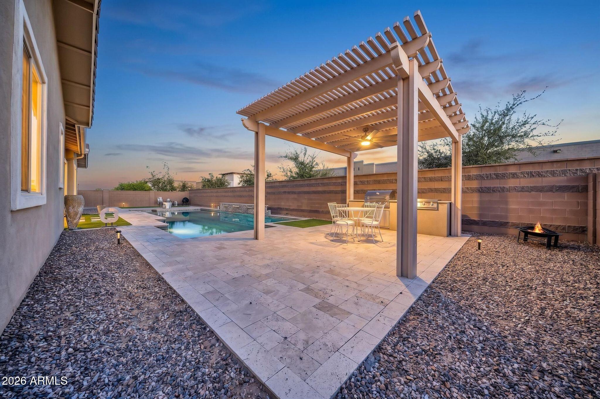 LA LOMA RESIDENTIAL AKA SUNSET TERRACE - Residential