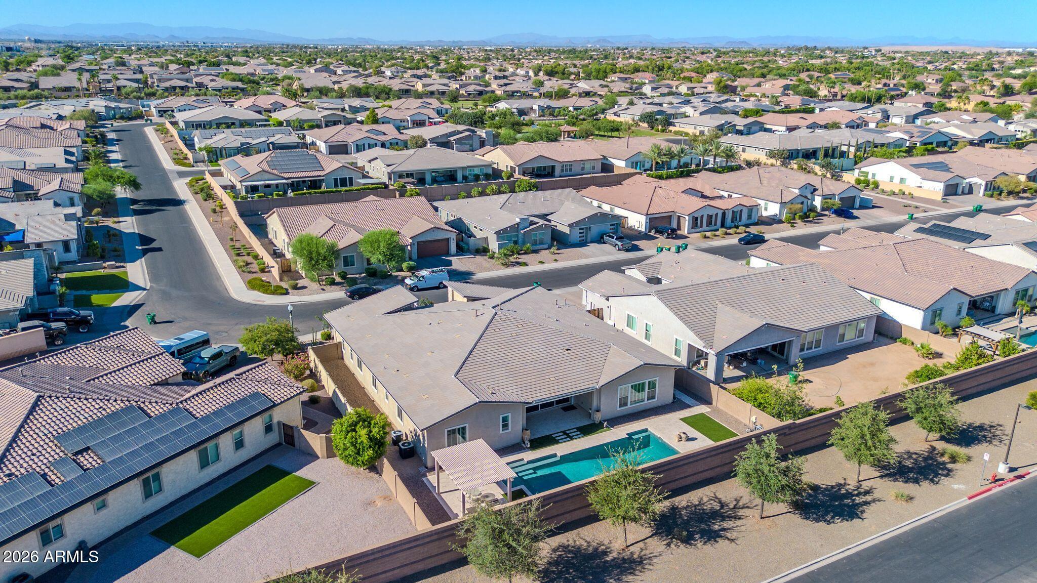 LA LOMA RESIDENTIAL AKA SUNSET TERRACE - Residential