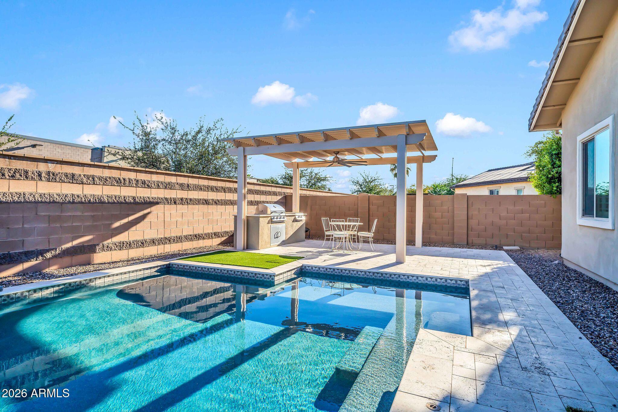 LA LOMA RESIDENTIAL AKA SUNSET TERRACE - Residential