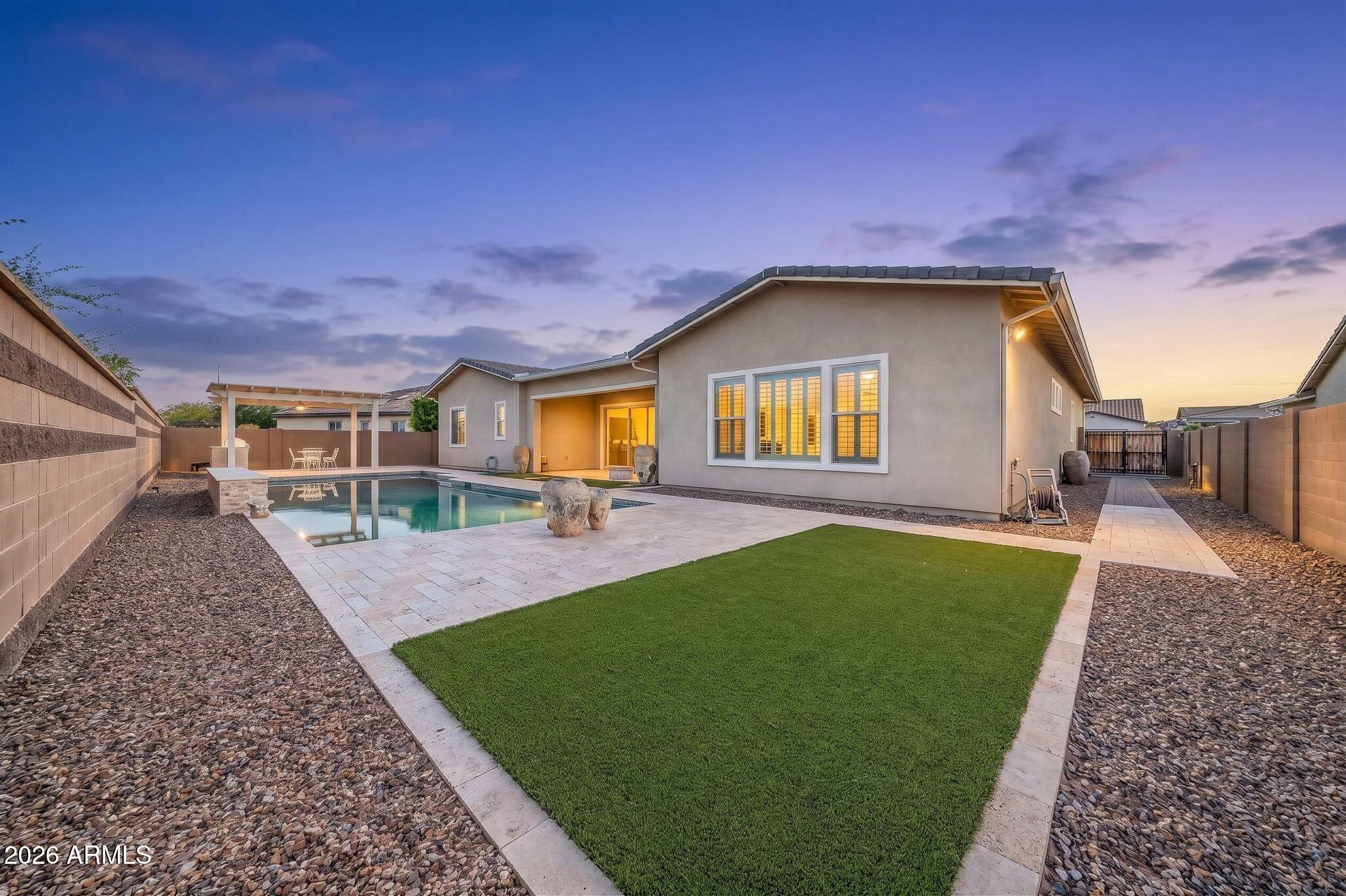LA LOMA RESIDENTIAL AKA SUNSET TERRACE - Residential