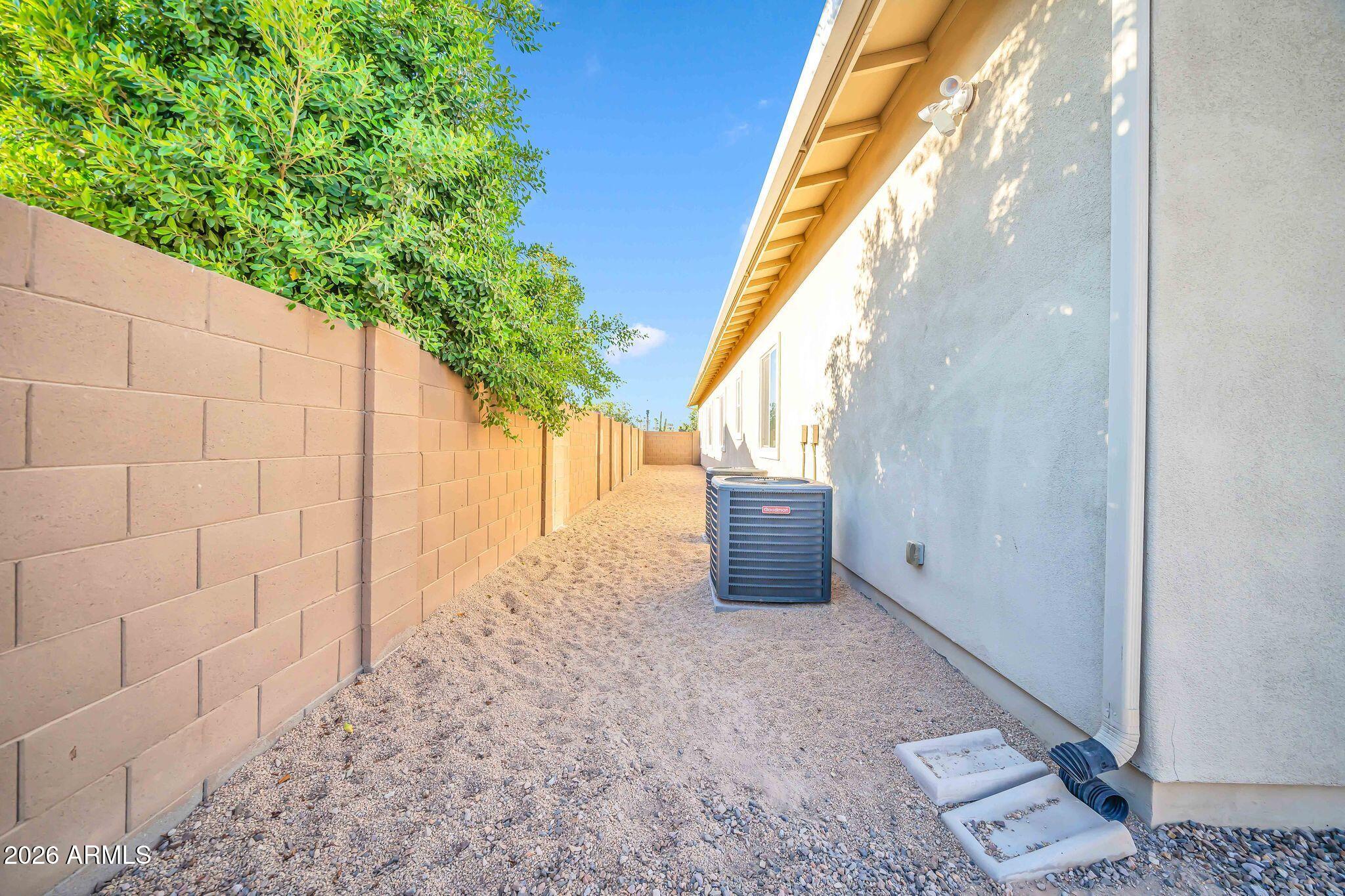 LA LOMA RESIDENTIAL AKA SUNSET TERRACE - Residential