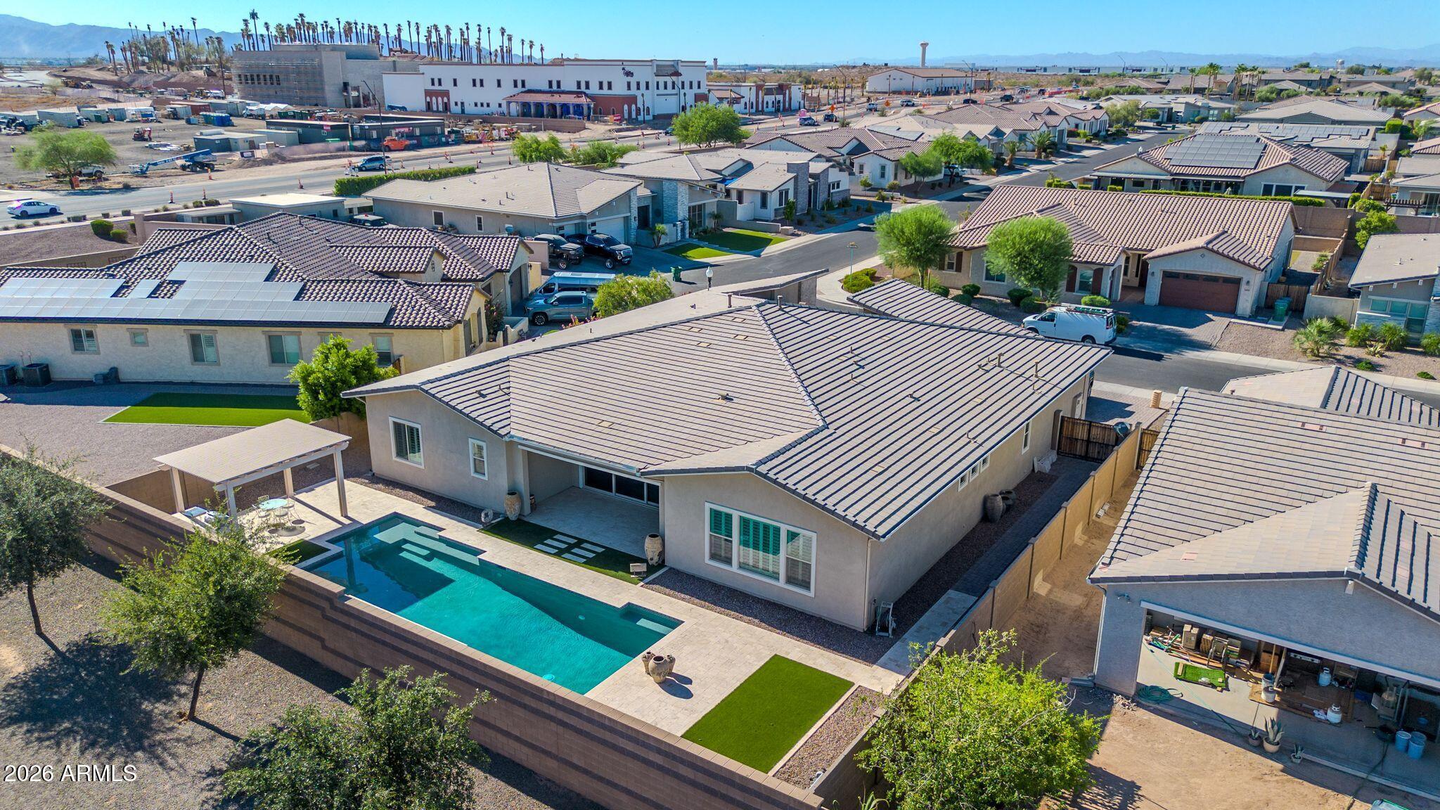 LA LOMA RESIDENTIAL AKA SUNSET TERRACE - Residential
