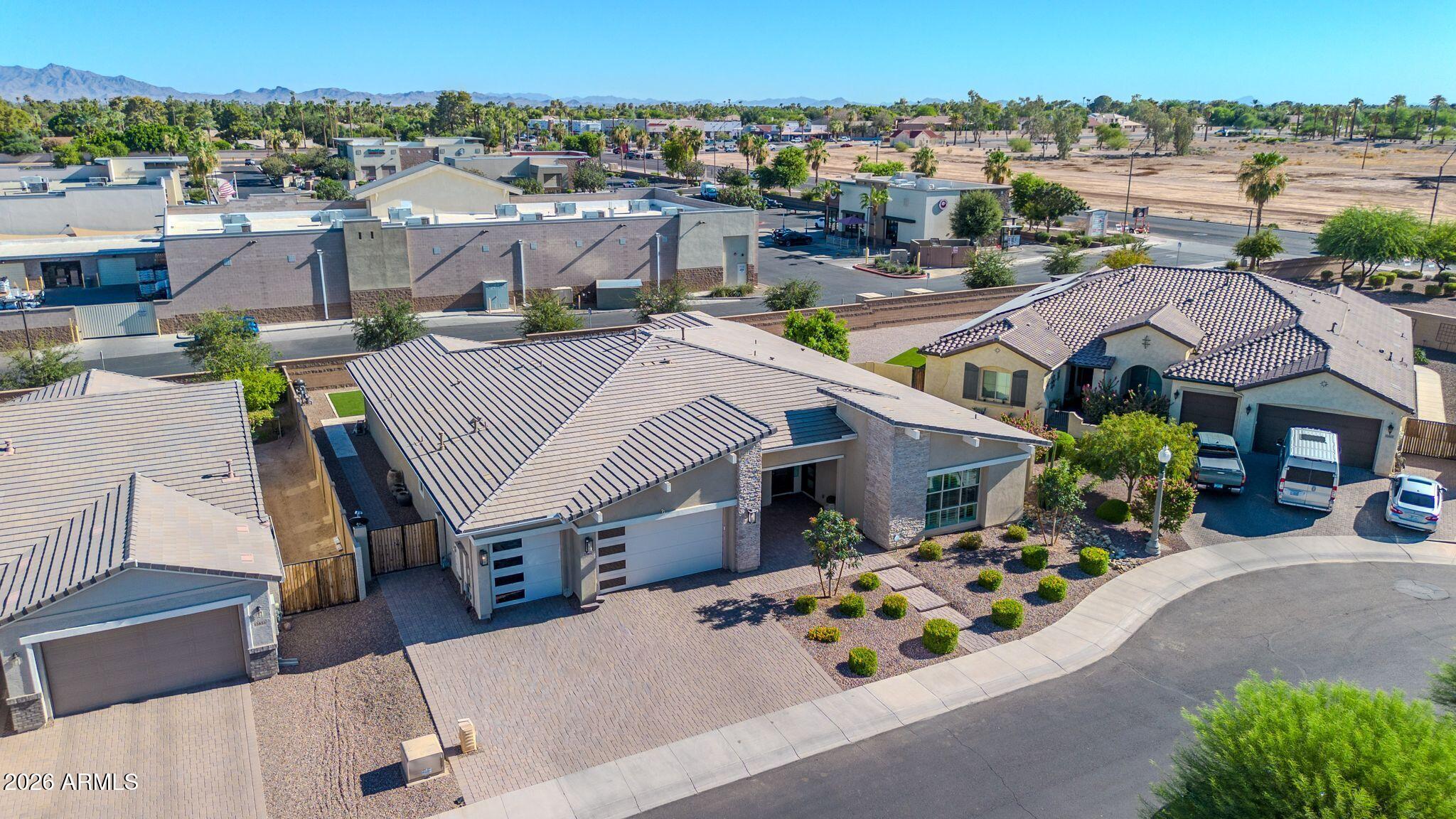 LA LOMA RESIDENTIAL AKA SUNSET TERRACE - Residential