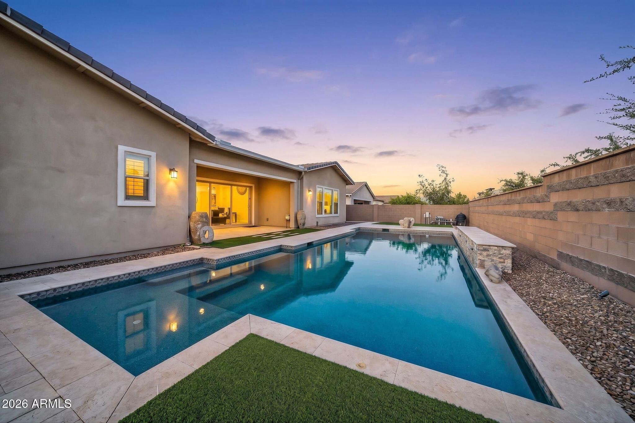 LA LOMA RESIDENTIAL AKA SUNSET TERRACE - Residential