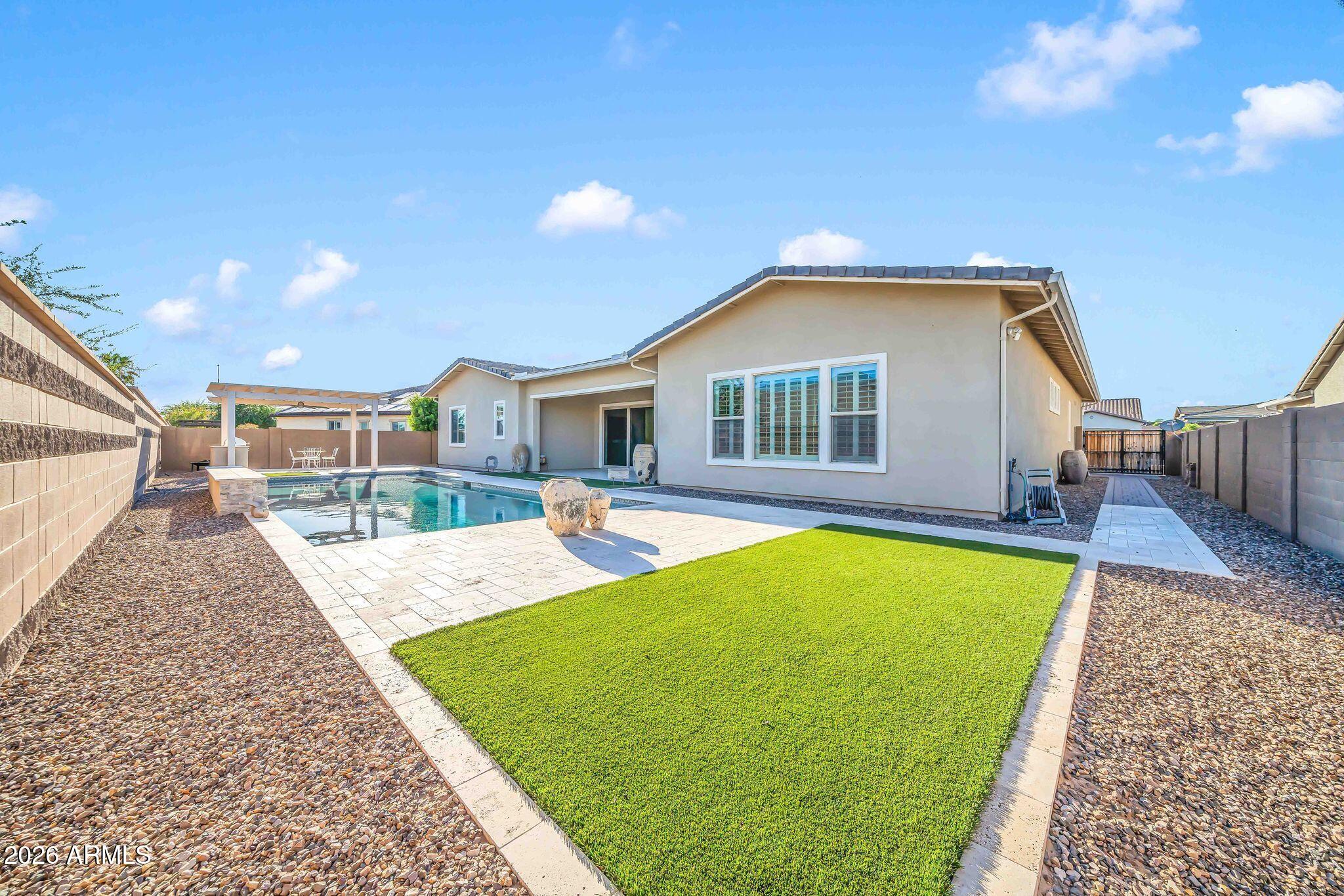 LA LOMA RESIDENTIAL AKA SUNSET TERRACE - Residential