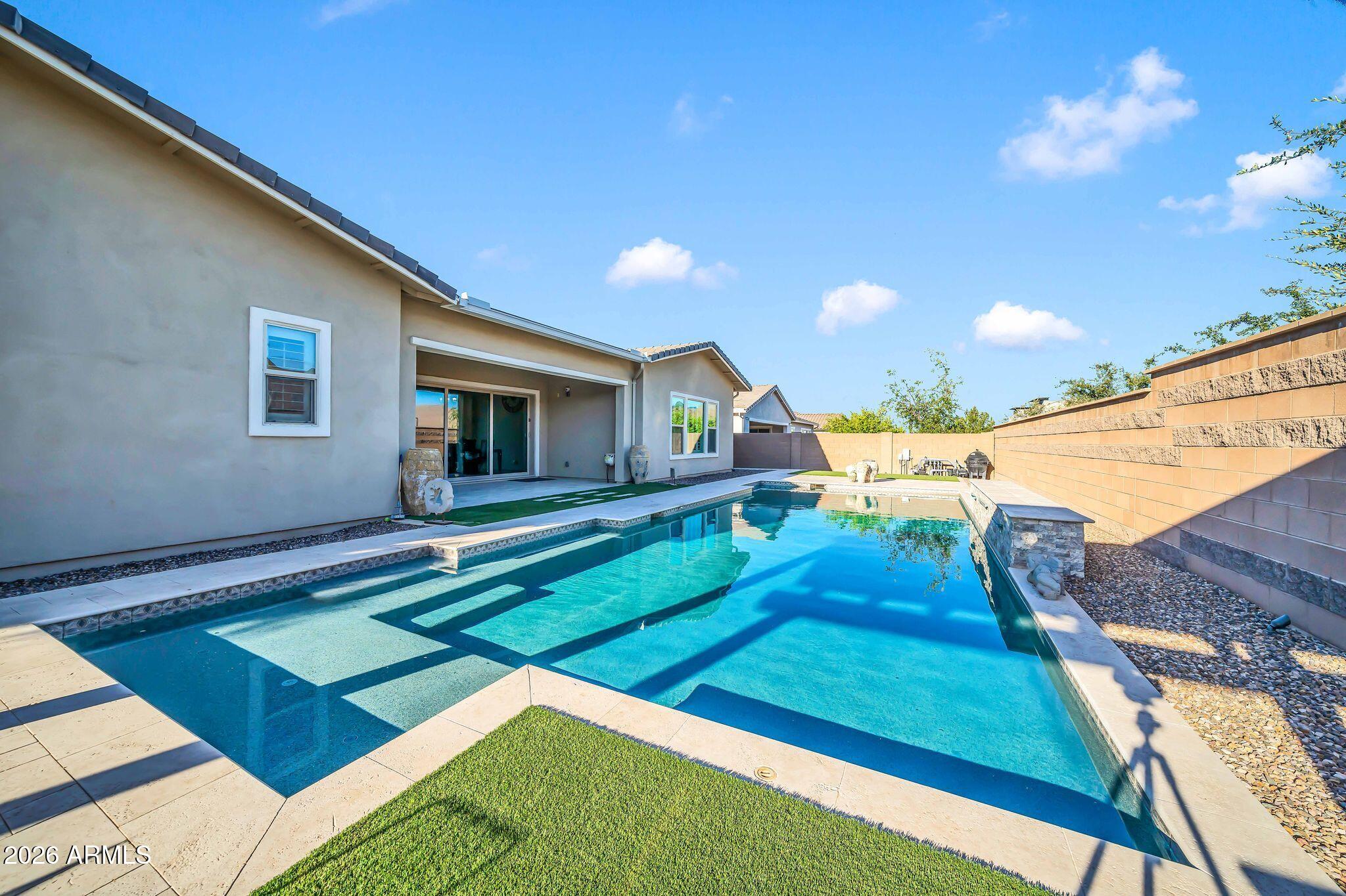 LA LOMA RESIDENTIAL AKA SUNSET TERRACE - Residential