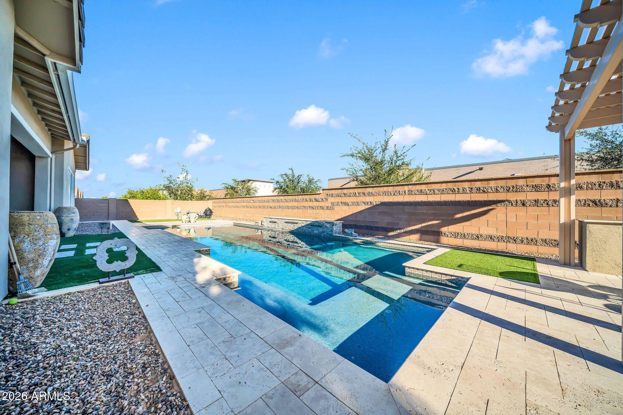 LA LOMA RESIDENTIAL AKA SUNSET TERRACE - Residential