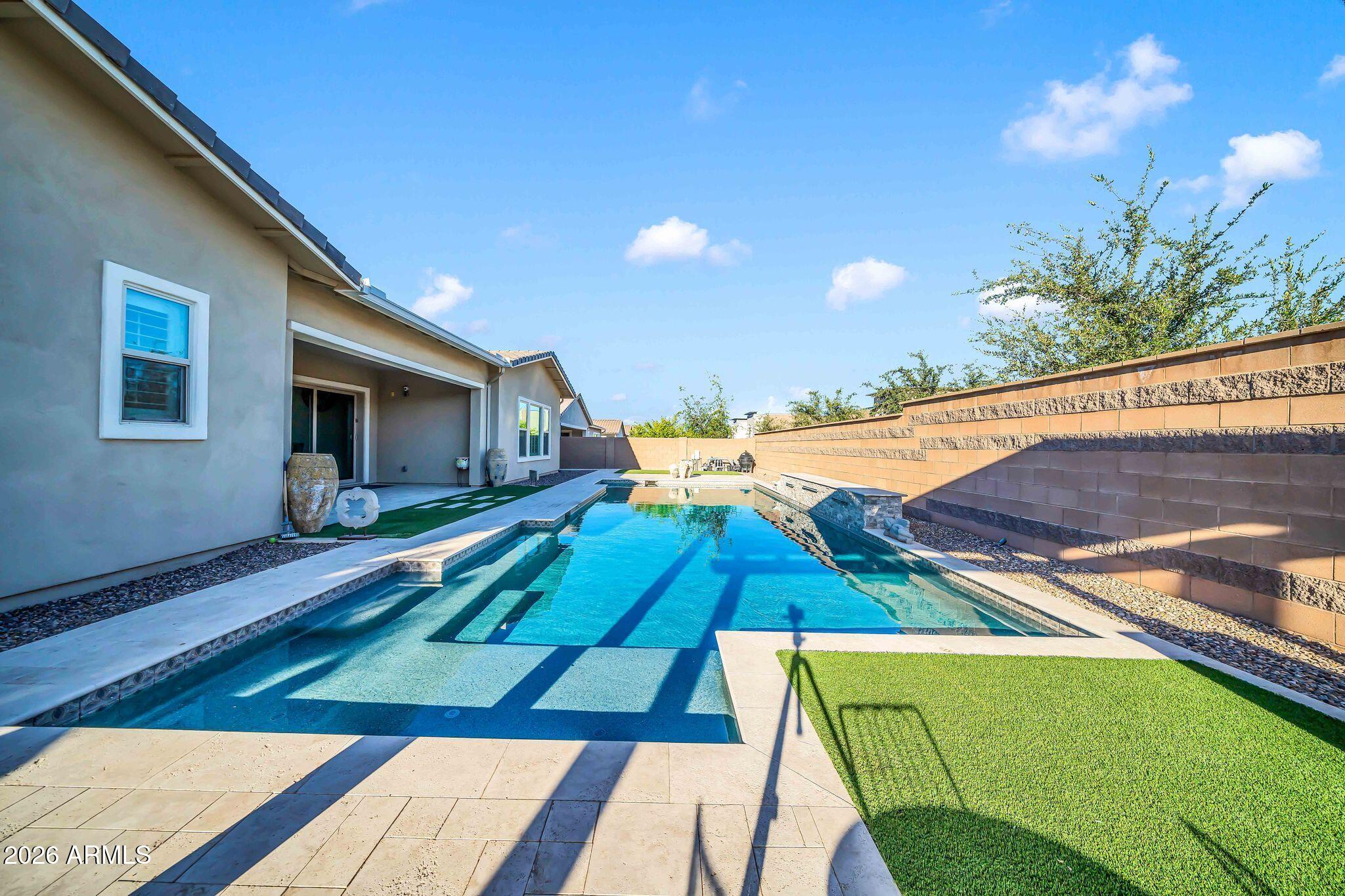 LA LOMA RESIDENTIAL AKA SUNSET TERRACE - Residential