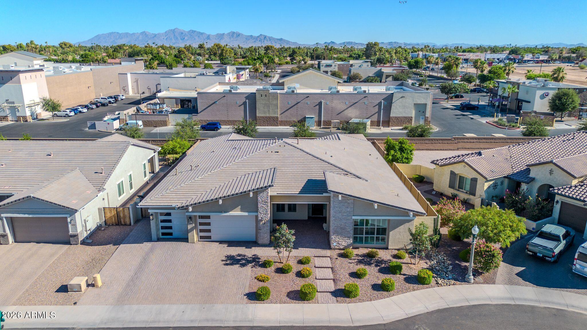 LA LOMA RESIDENTIAL AKA SUNSET TERRACE - Residential
