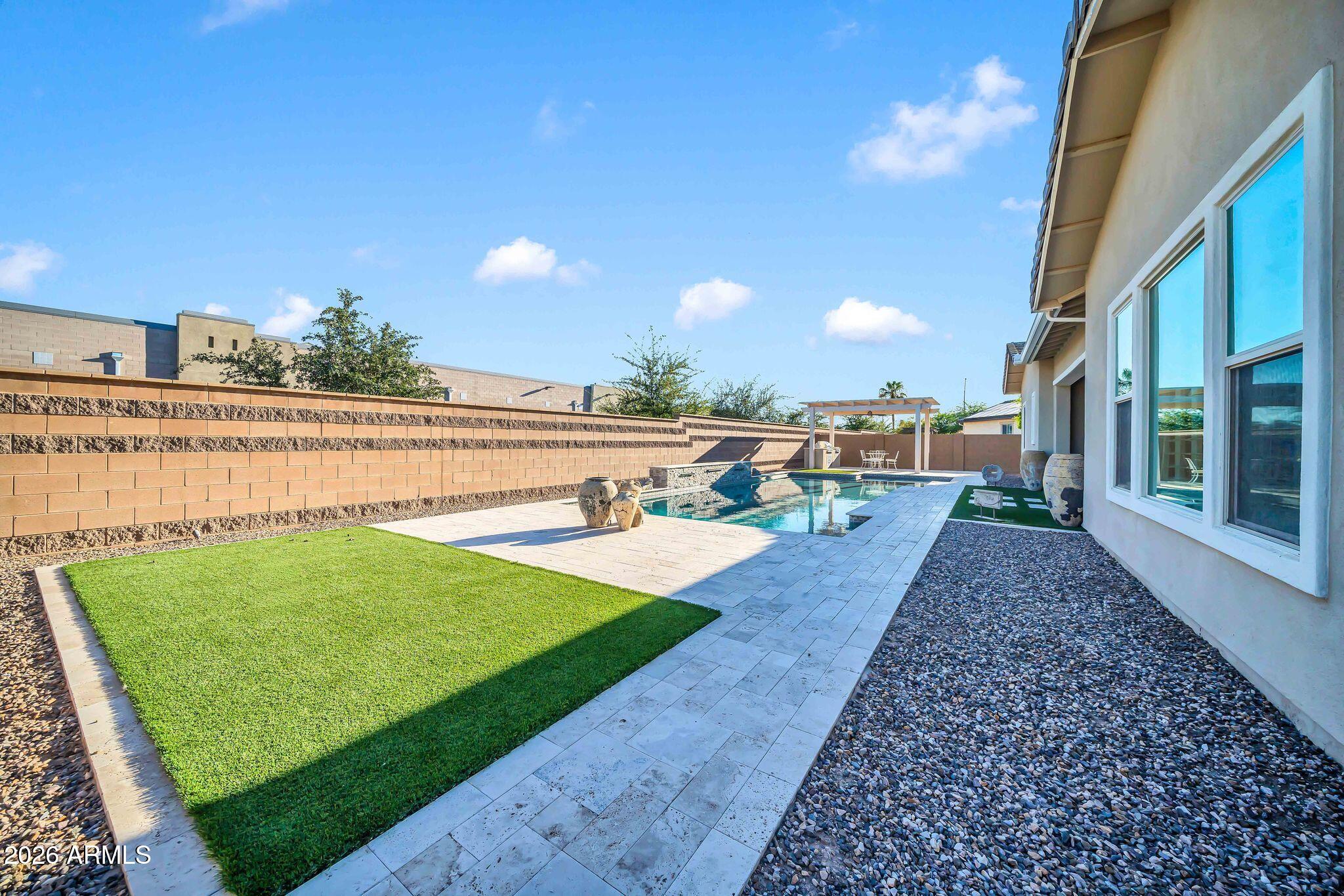 LA LOMA RESIDENTIAL AKA SUNSET TERRACE - Residential