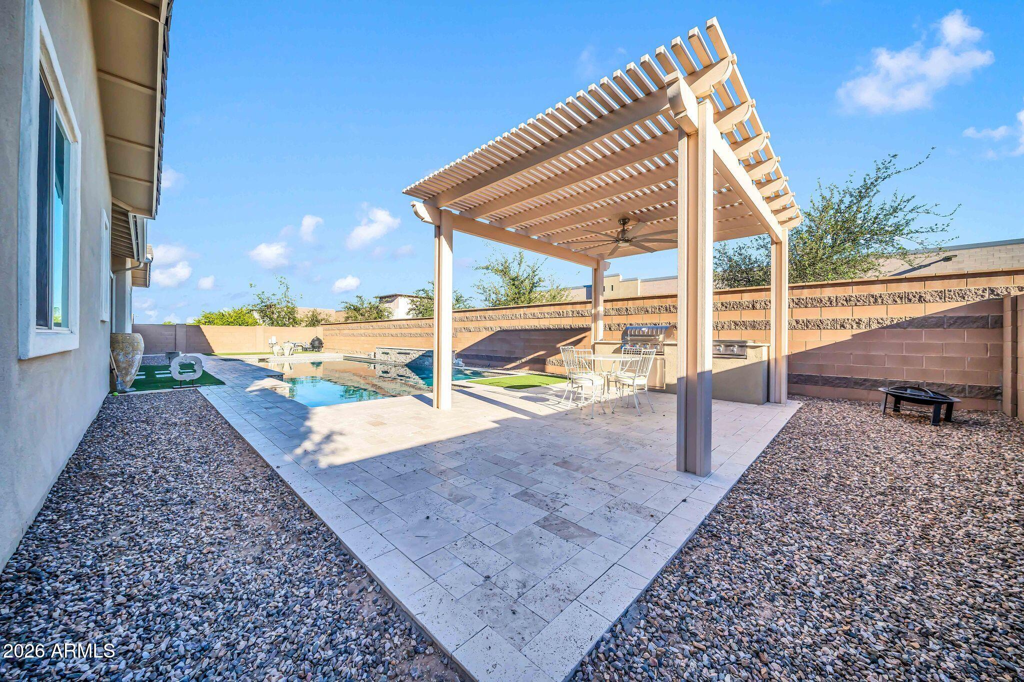LA LOMA RESIDENTIAL AKA SUNSET TERRACE - Residential