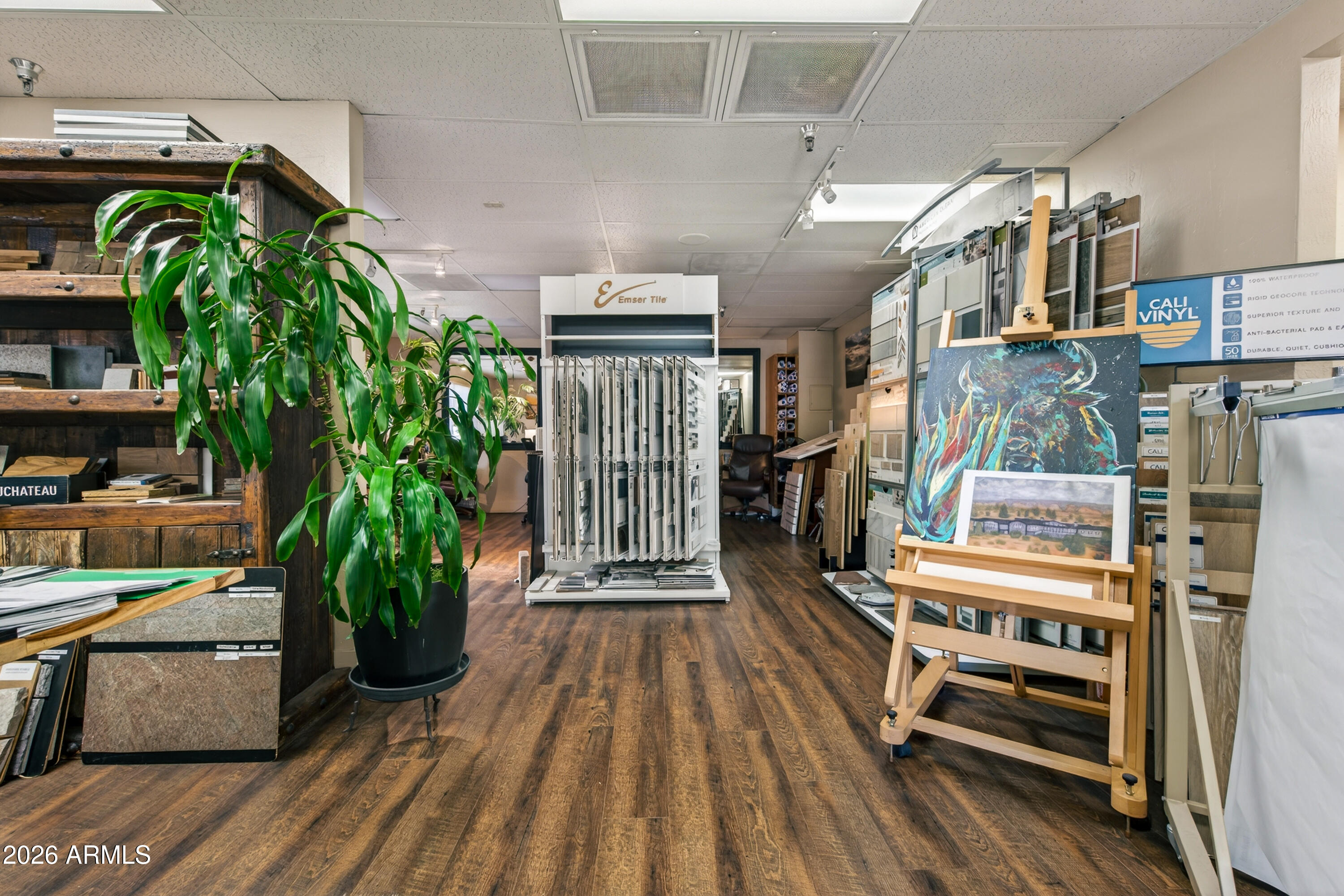 PLAZA WEST - Commercial Sale