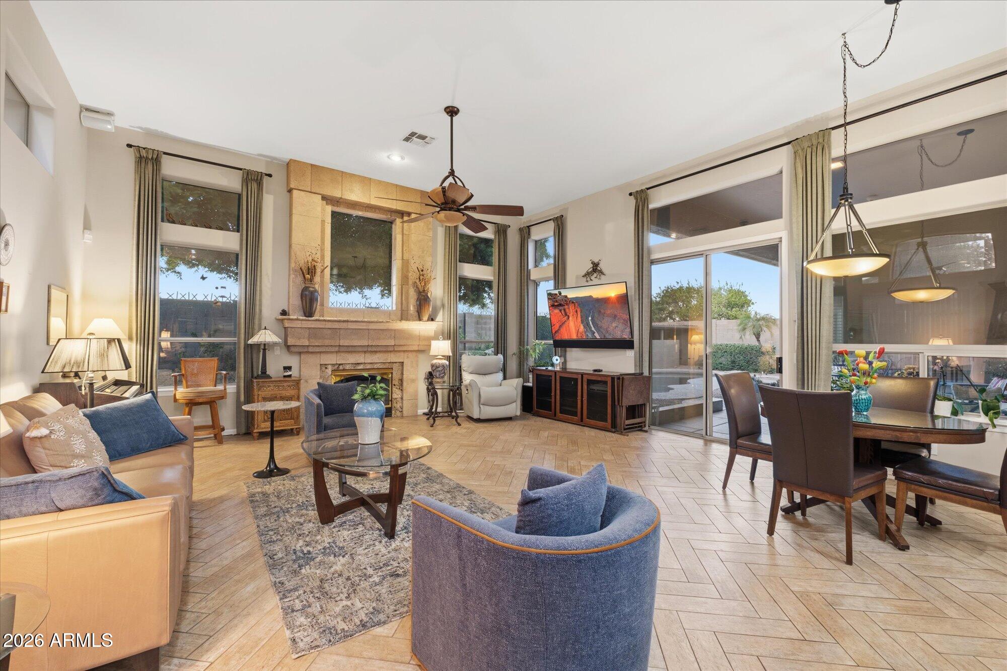 TRIPLE CROWN - Residential