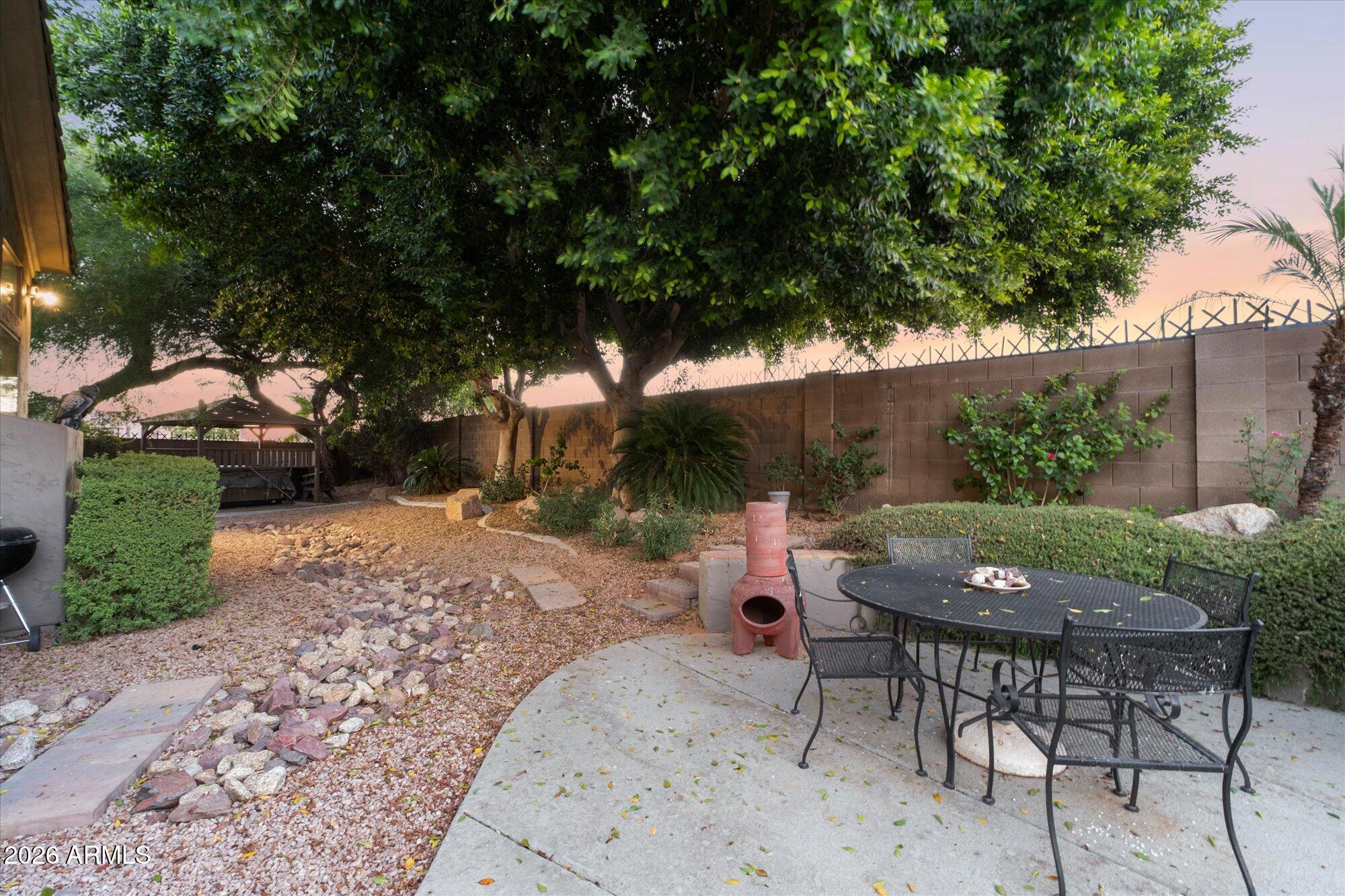 TRIPLE CROWN - Residential
