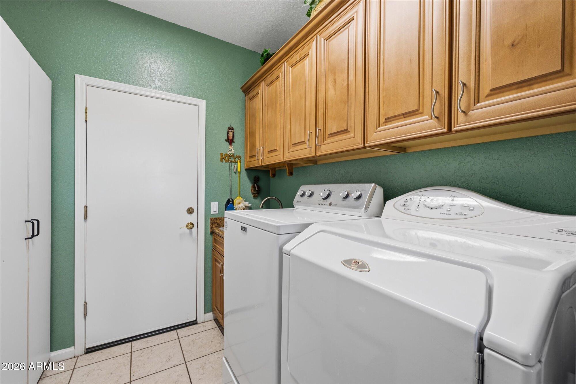 TRIPLE CROWN - Residential