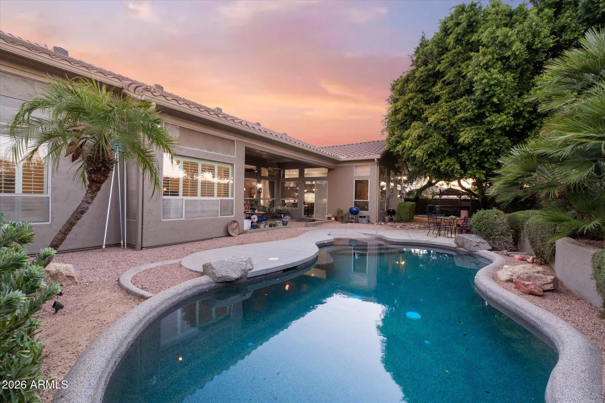TRIPLE CROWN - Residential