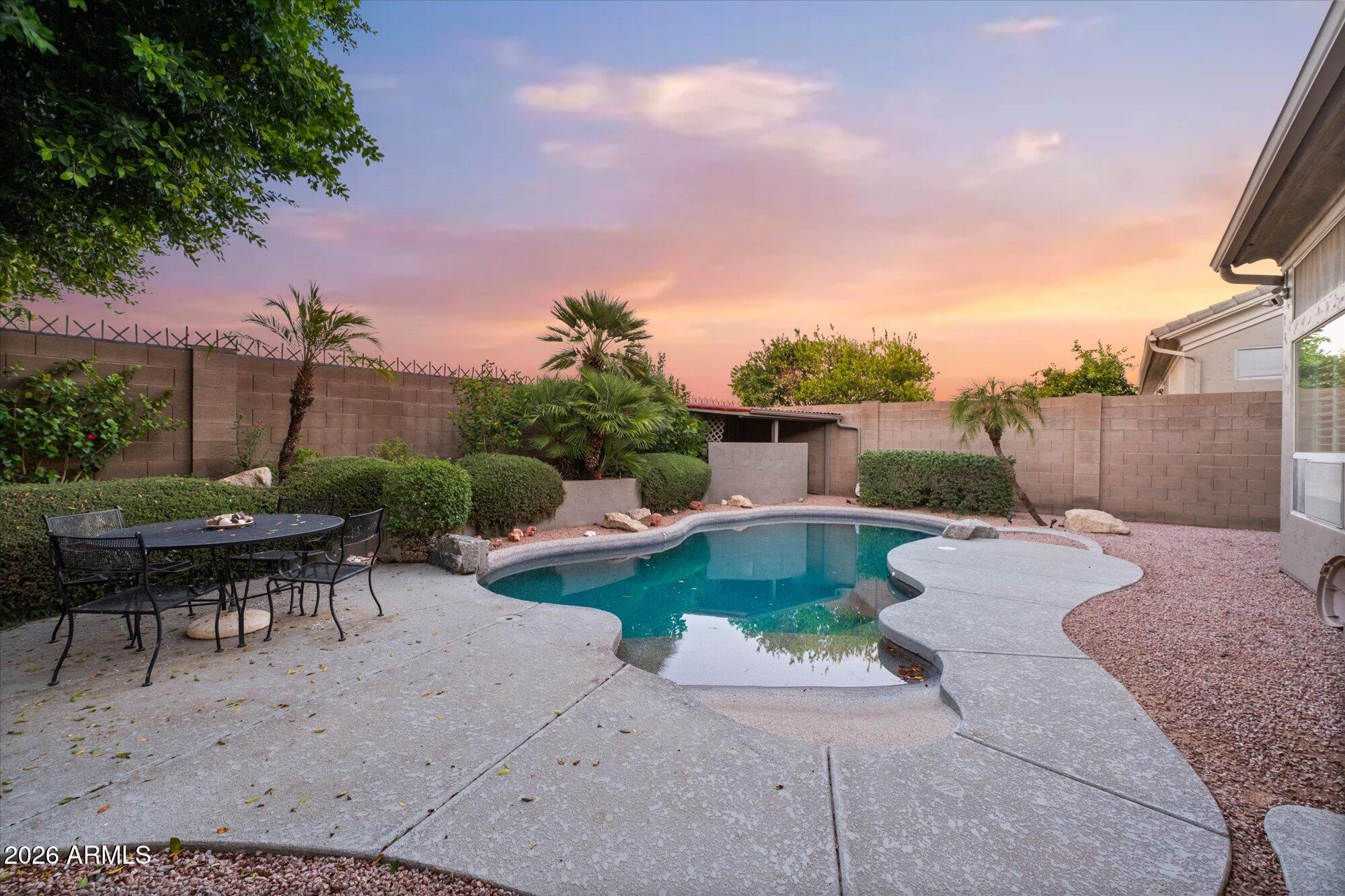 TRIPLE CROWN - Residential