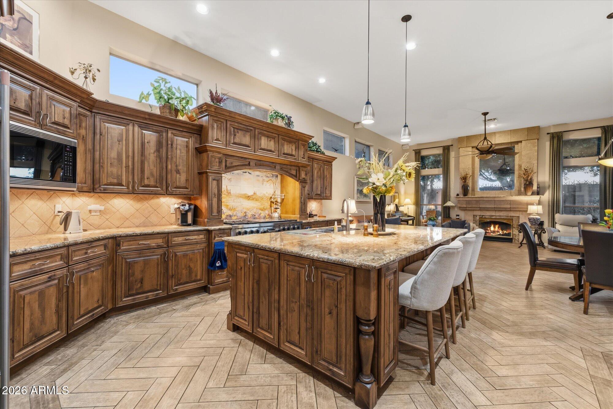 TRIPLE CROWN - Residential