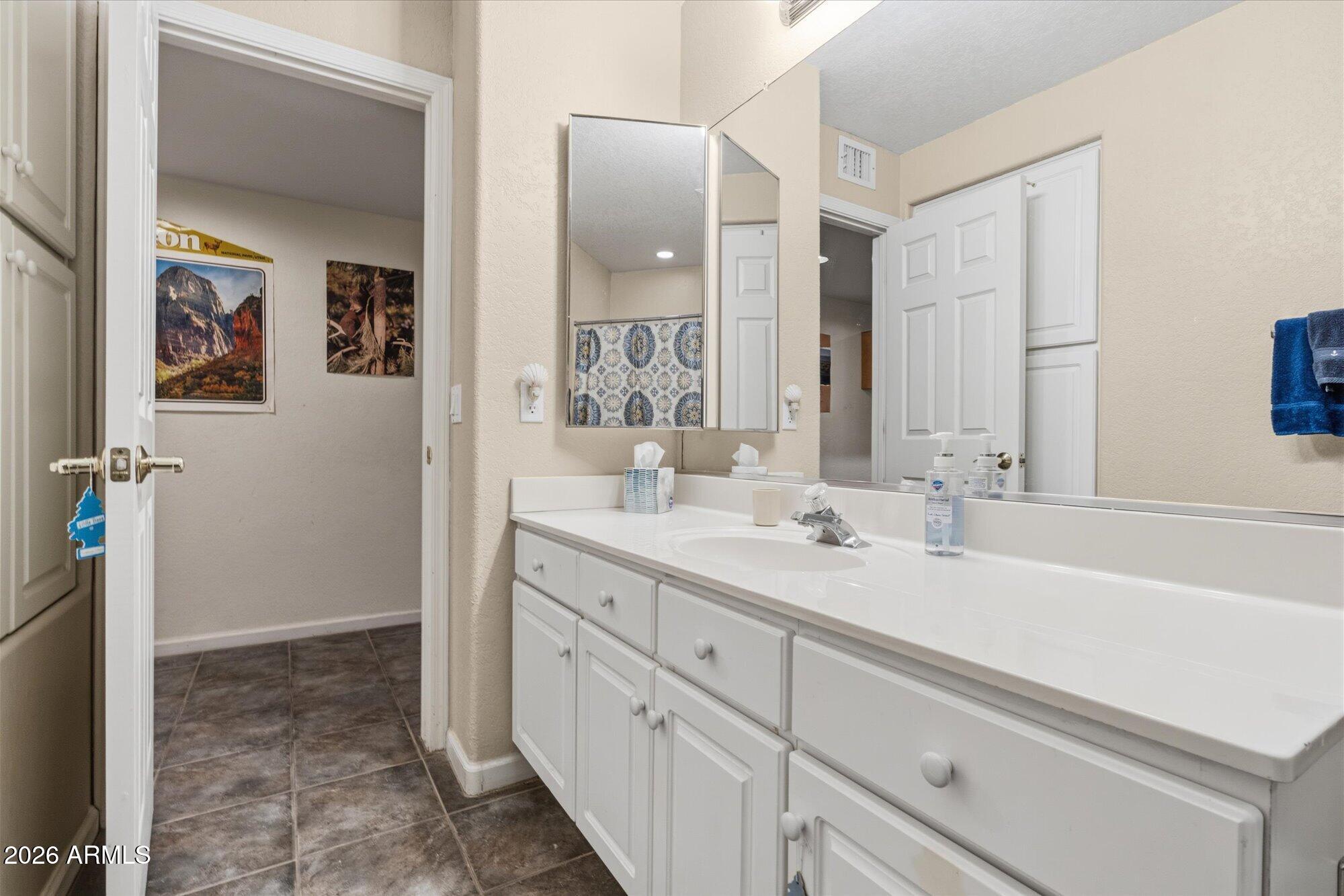 TRIPLE CROWN - Residential