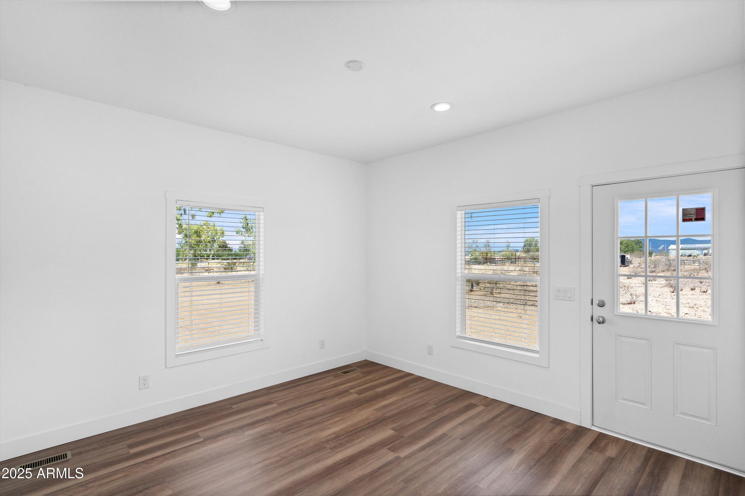 COYOTE RIDGE - Residential