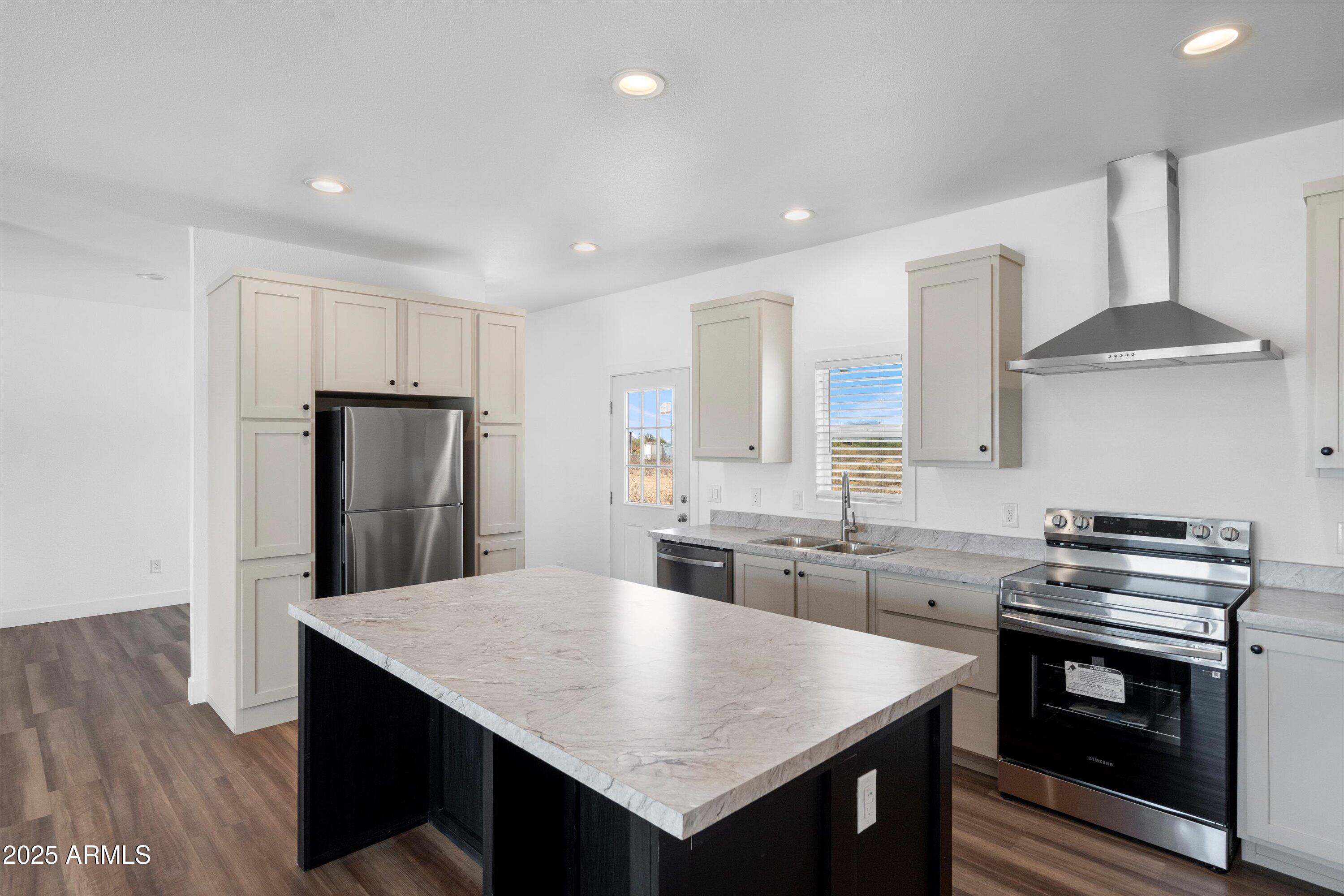 COYOTE RIDGE - Residential