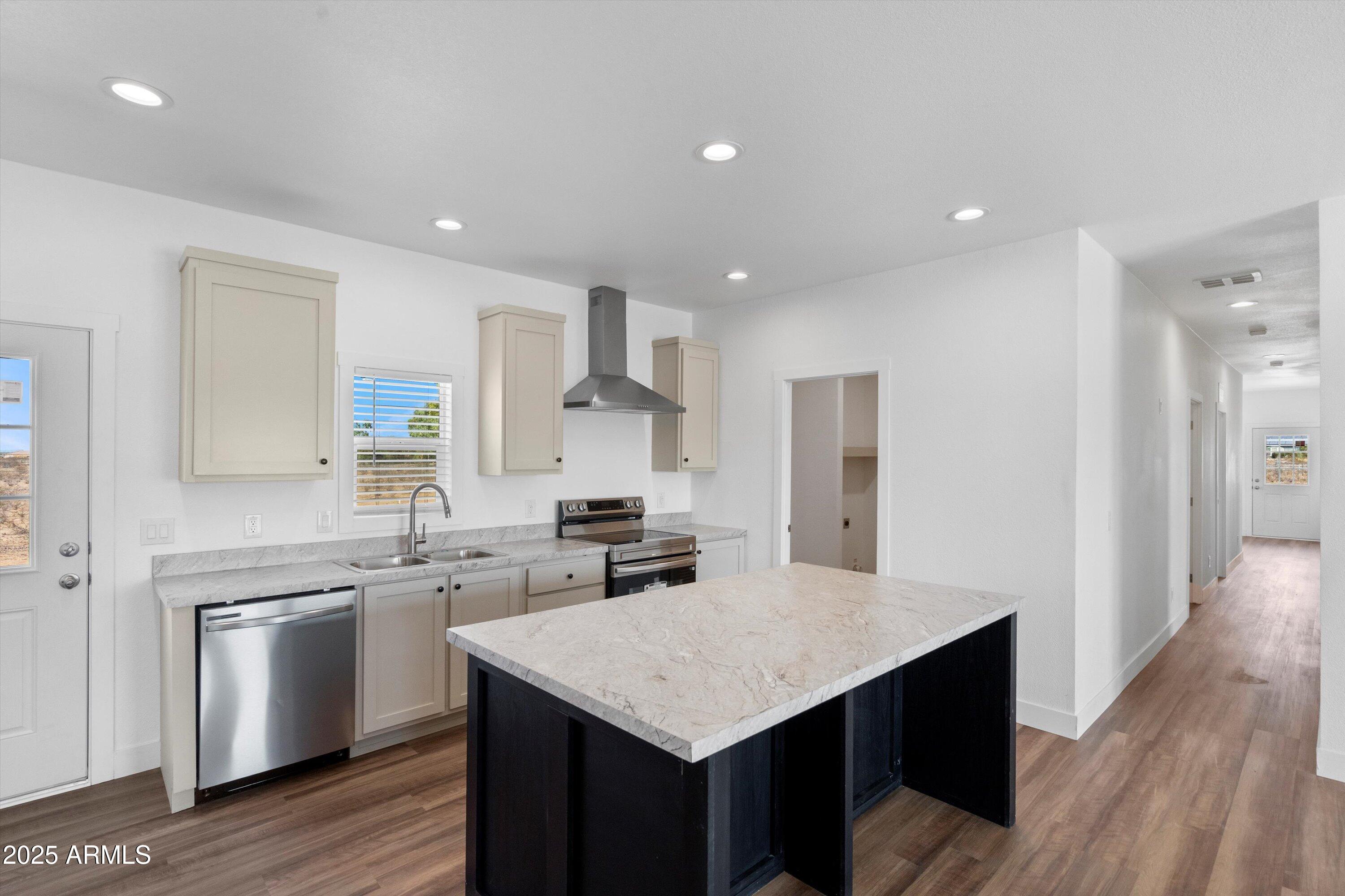 COYOTE RIDGE - Residential