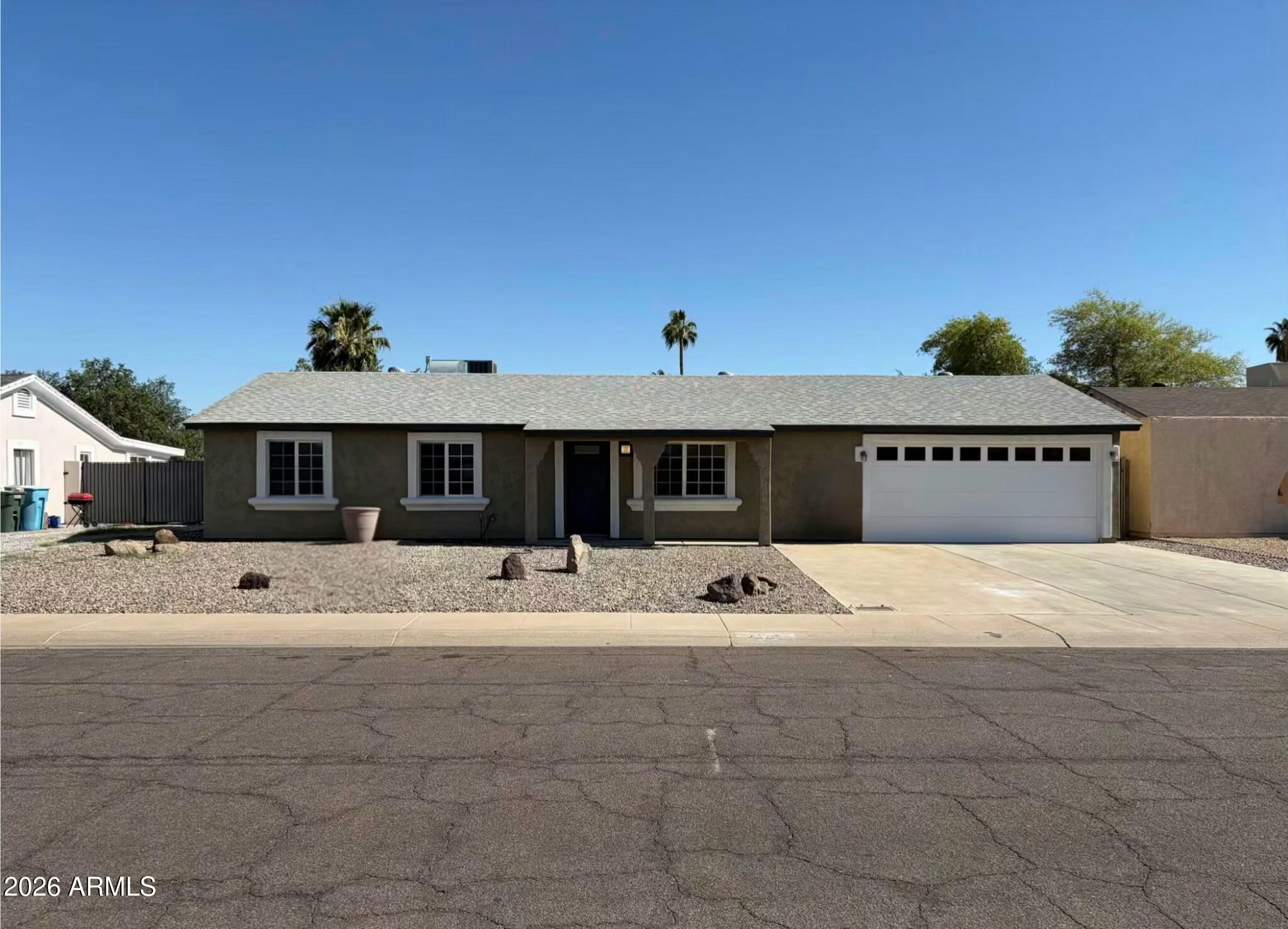 PARADISE VALLEY OASIS NO. 9 - Residential Lease
