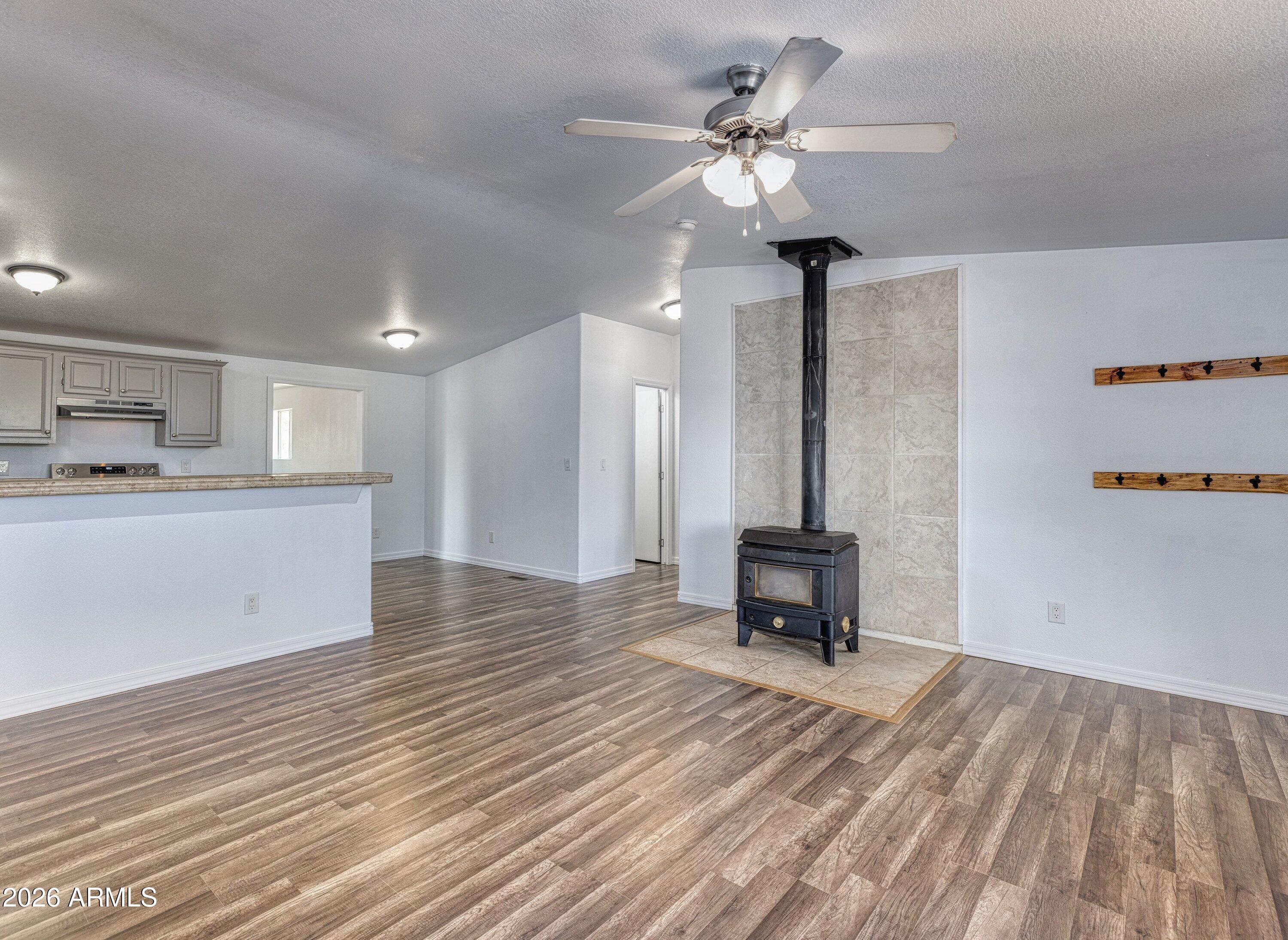 WHITE MOUNTAIN LAKES UN 1 - Residential