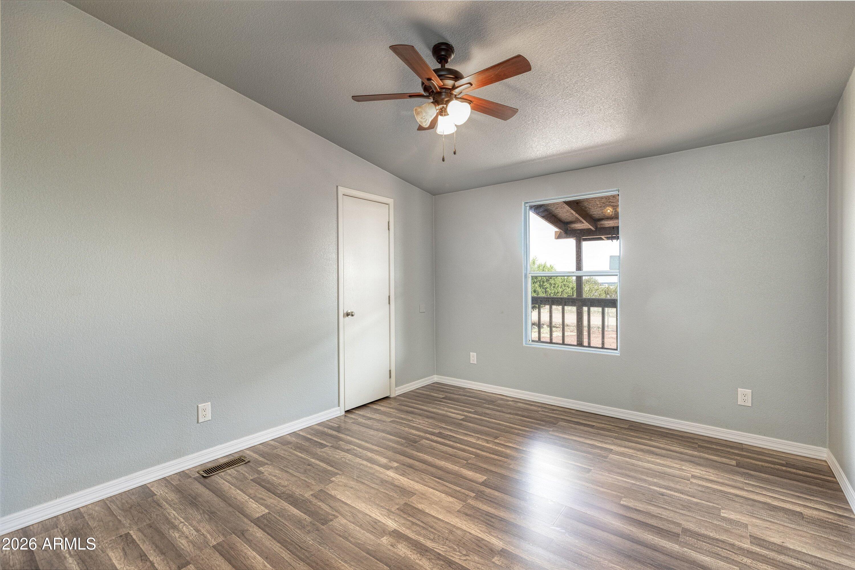 WHITE MOUNTAIN LAKES UN 1 - Residential