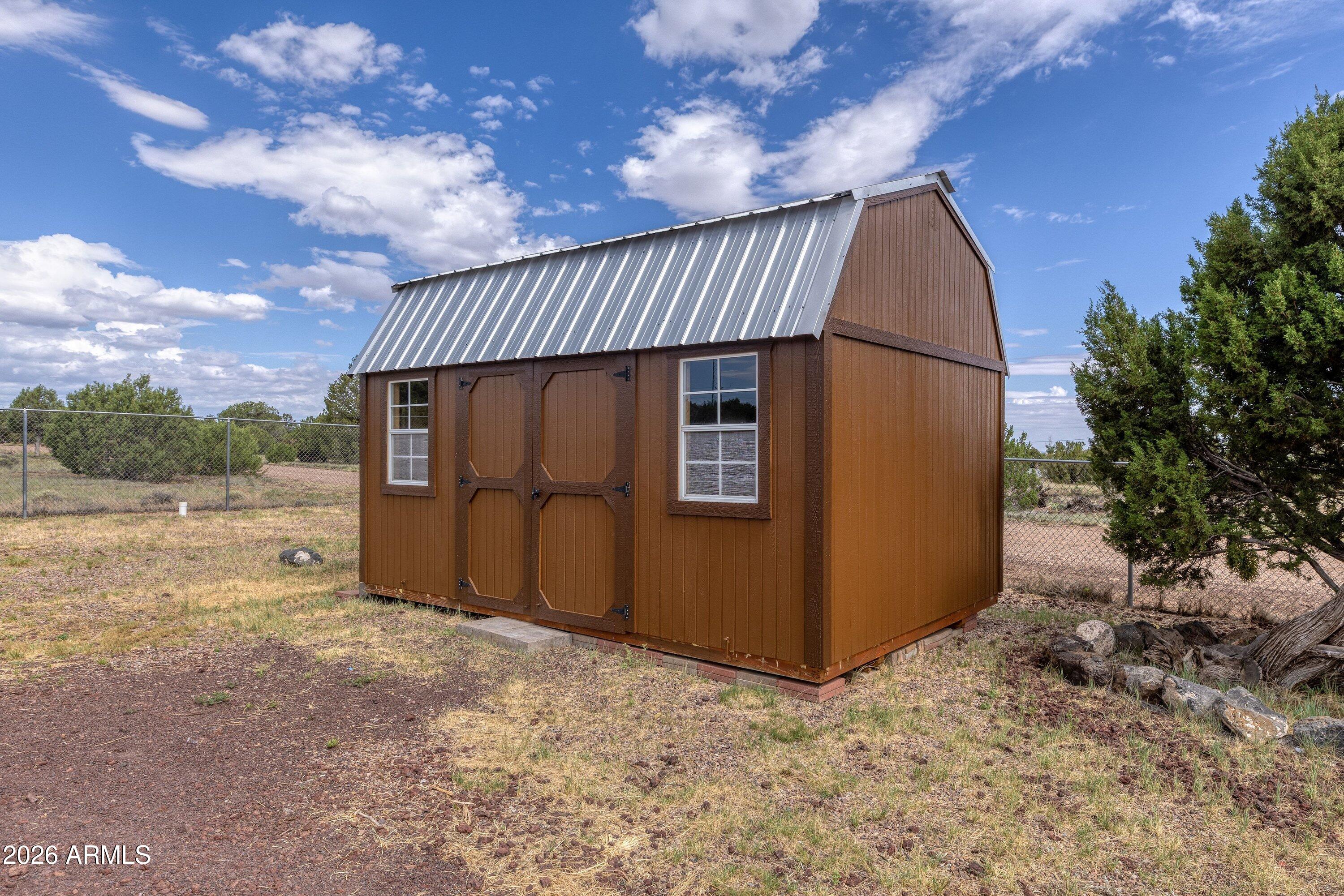 WHITE MOUNTAIN LAKES UN 1 - Residential