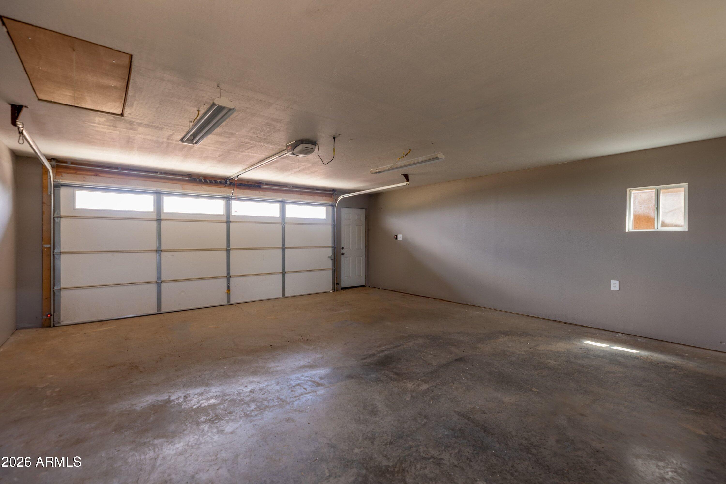 WHITE MOUNTAIN LAKES UN 1 - Residential