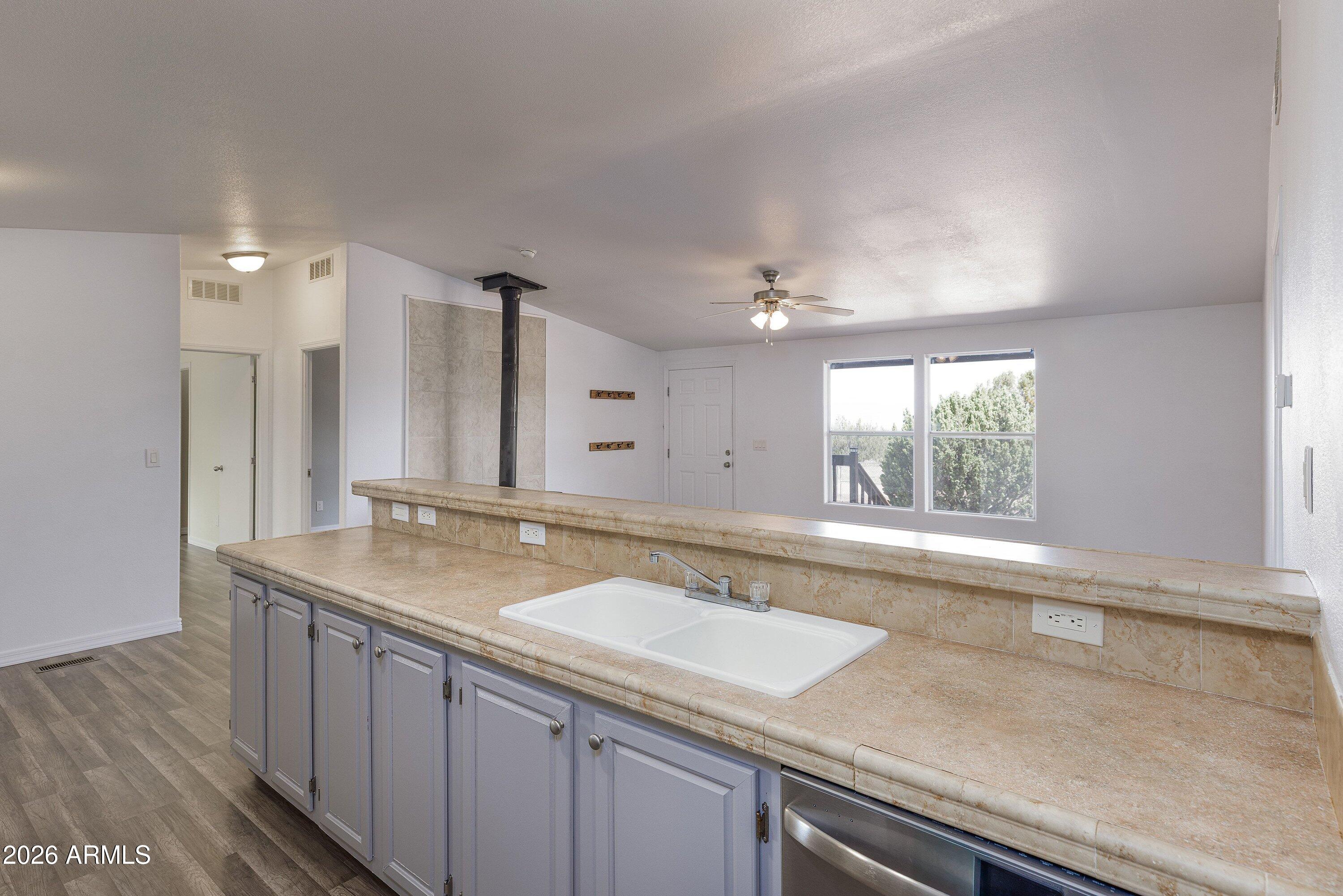 WHITE MOUNTAIN LAKES UN 1 - Residential