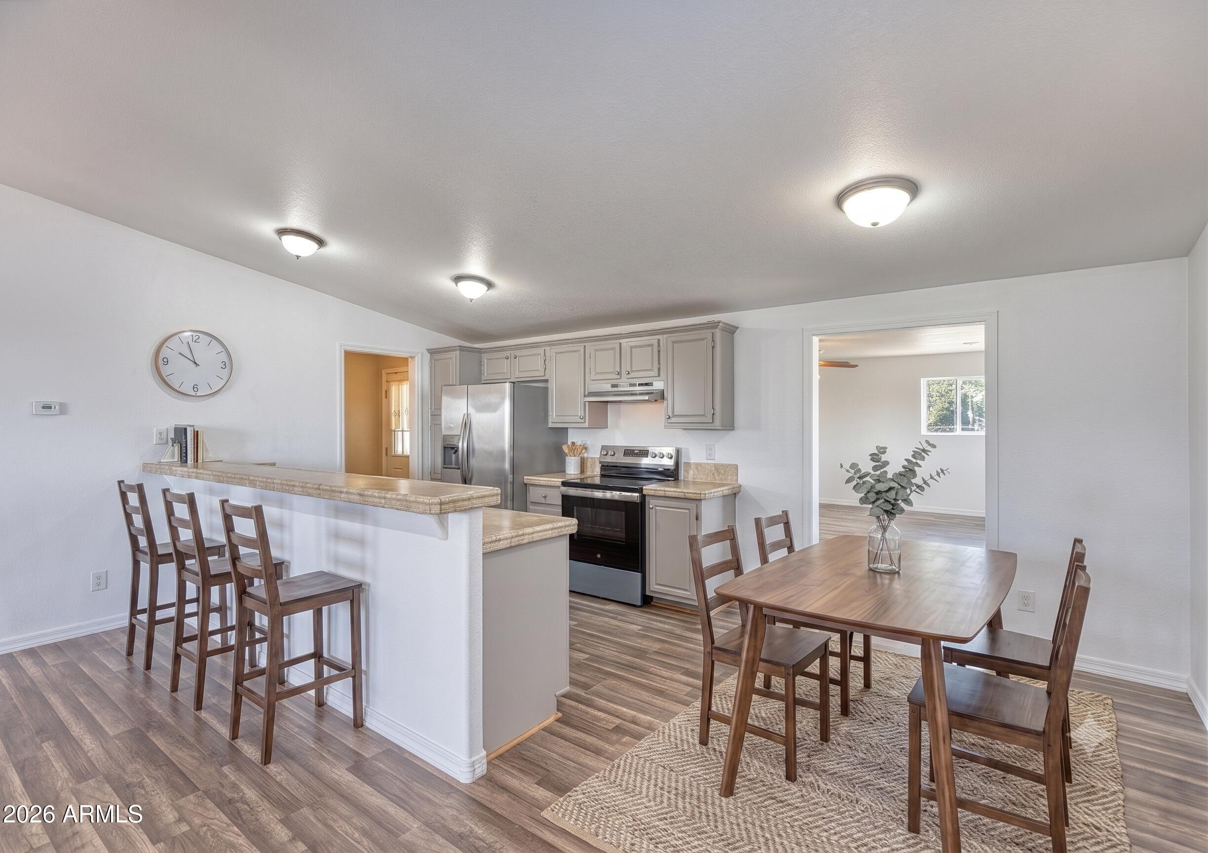 WHITE MOUNTAIN LAKES UN 1 - Residential