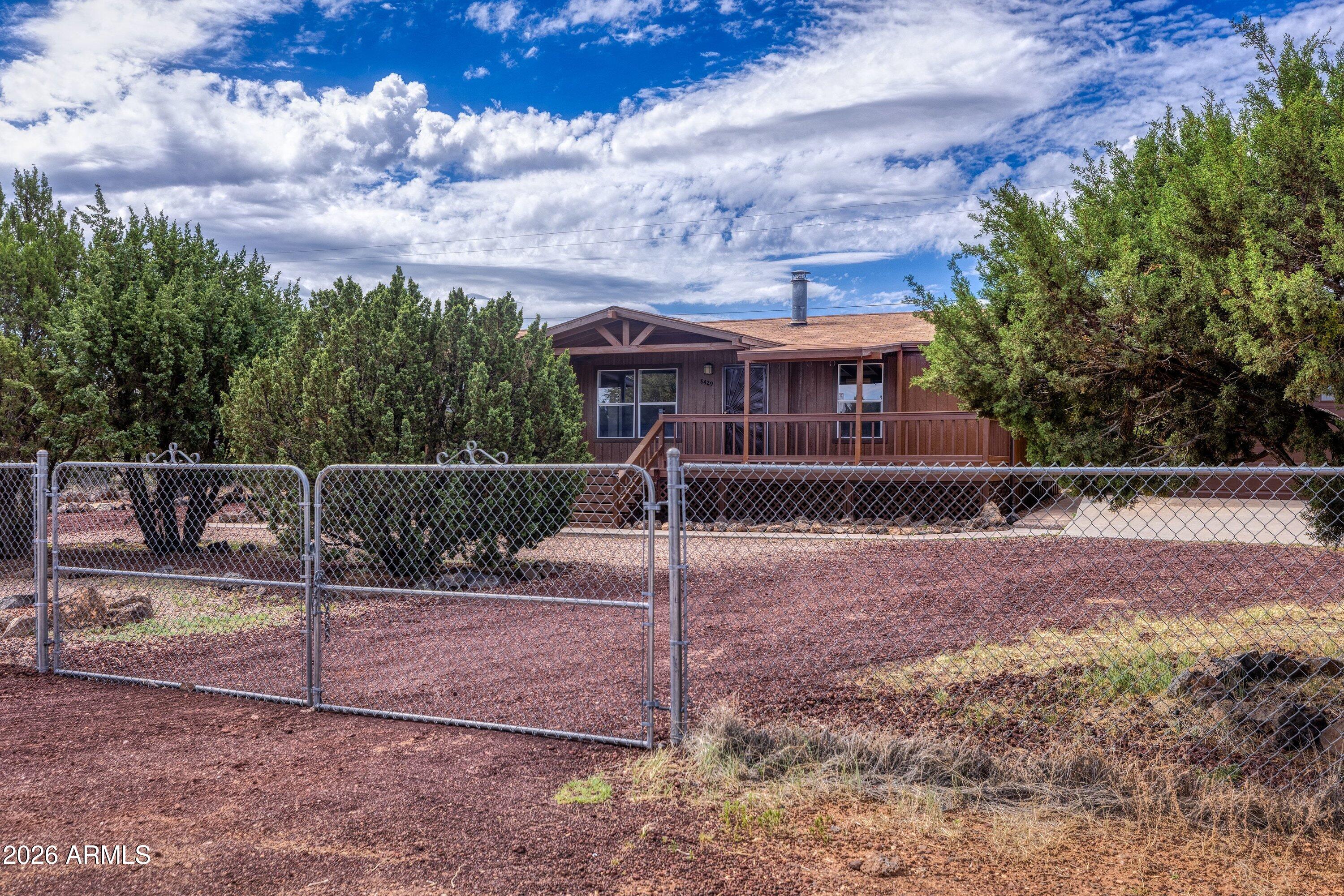 WHITE MOUNTAIN LAKES UN 1 - Residential