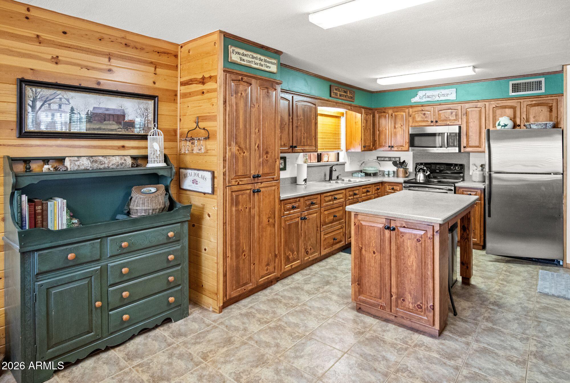 FOREST LAKES ESTATES - Residential