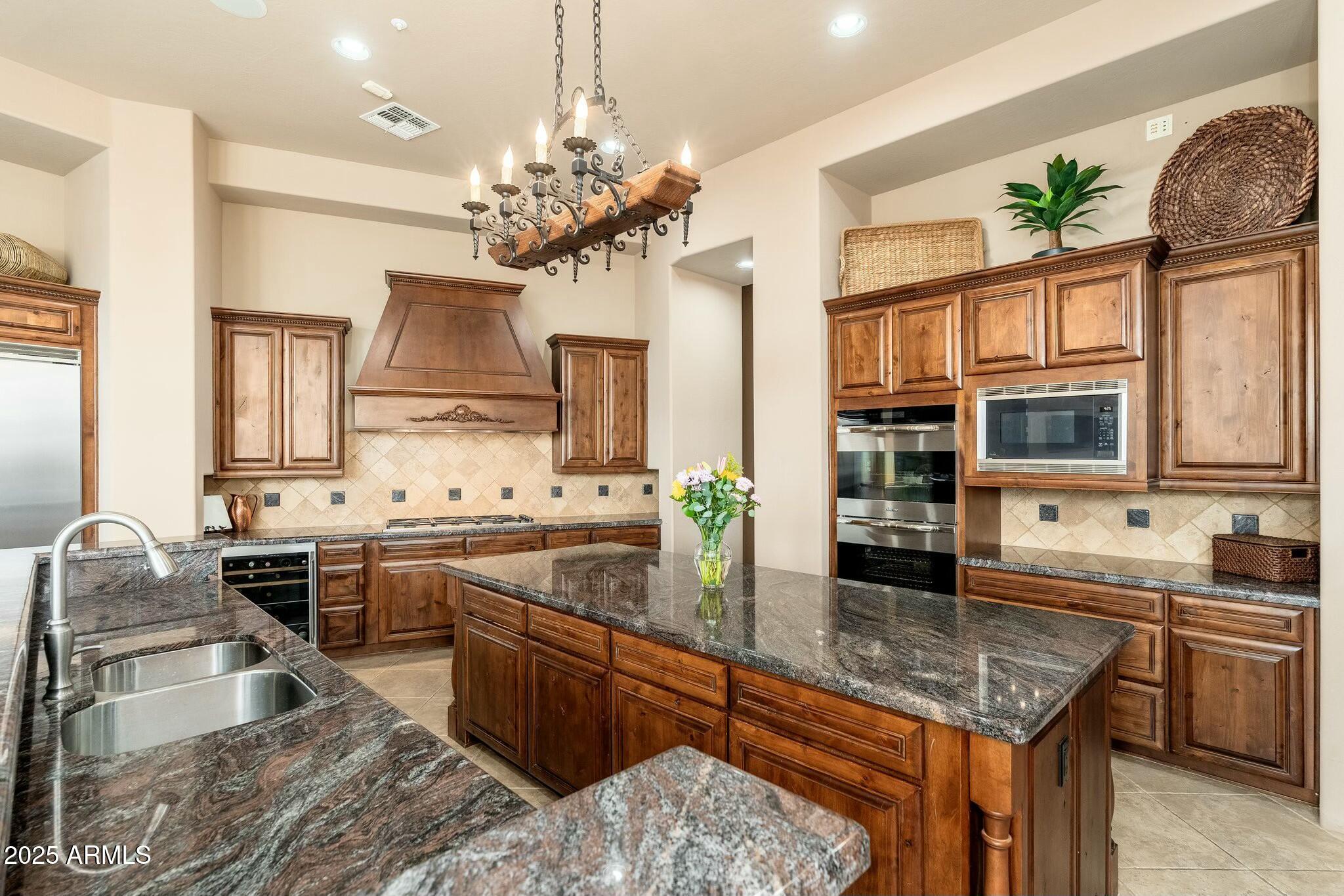SAGUARO ESTATES - Residential