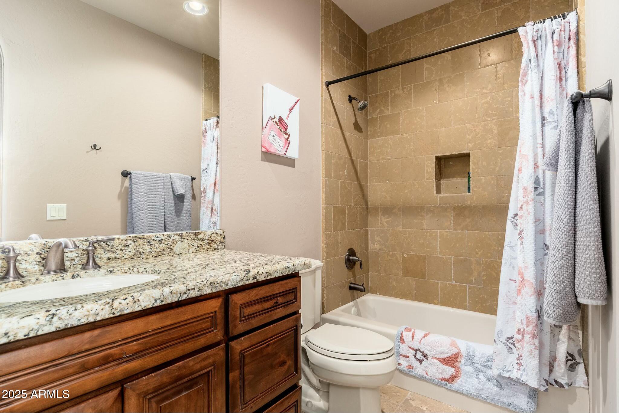 SAGUARO ESTATES - Residential