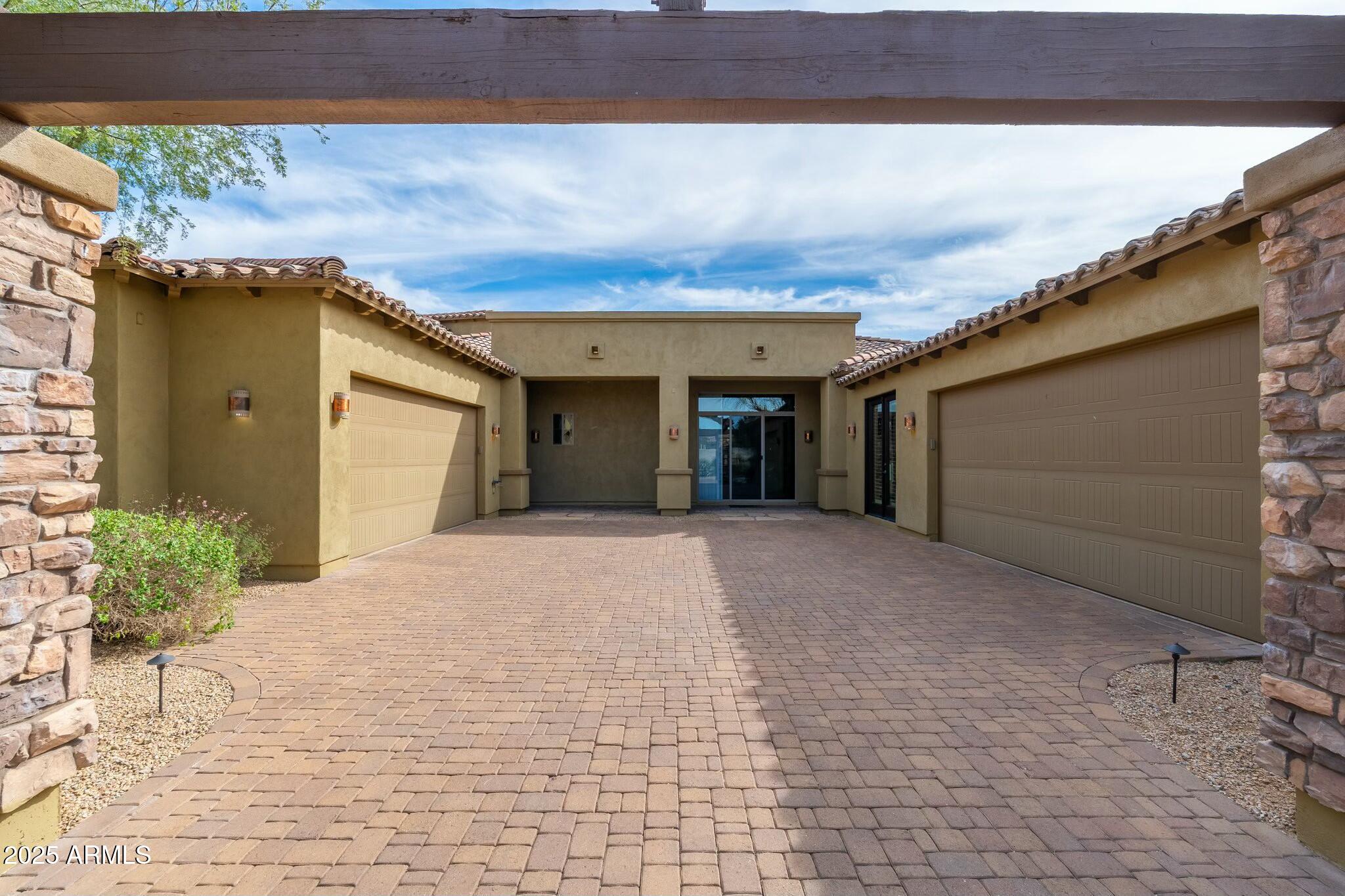 SAGUARO ESTATES - Residential