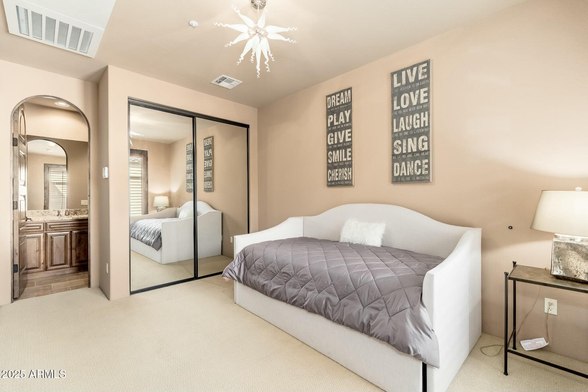SAGUARO ESTATES - Residential