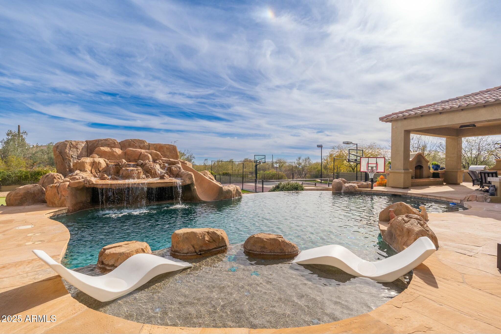 SAGUARO ESTATES - Residential