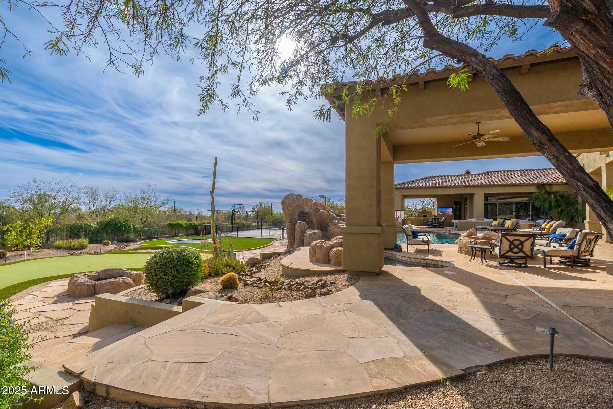 SAGUARO ESTATES - Residential